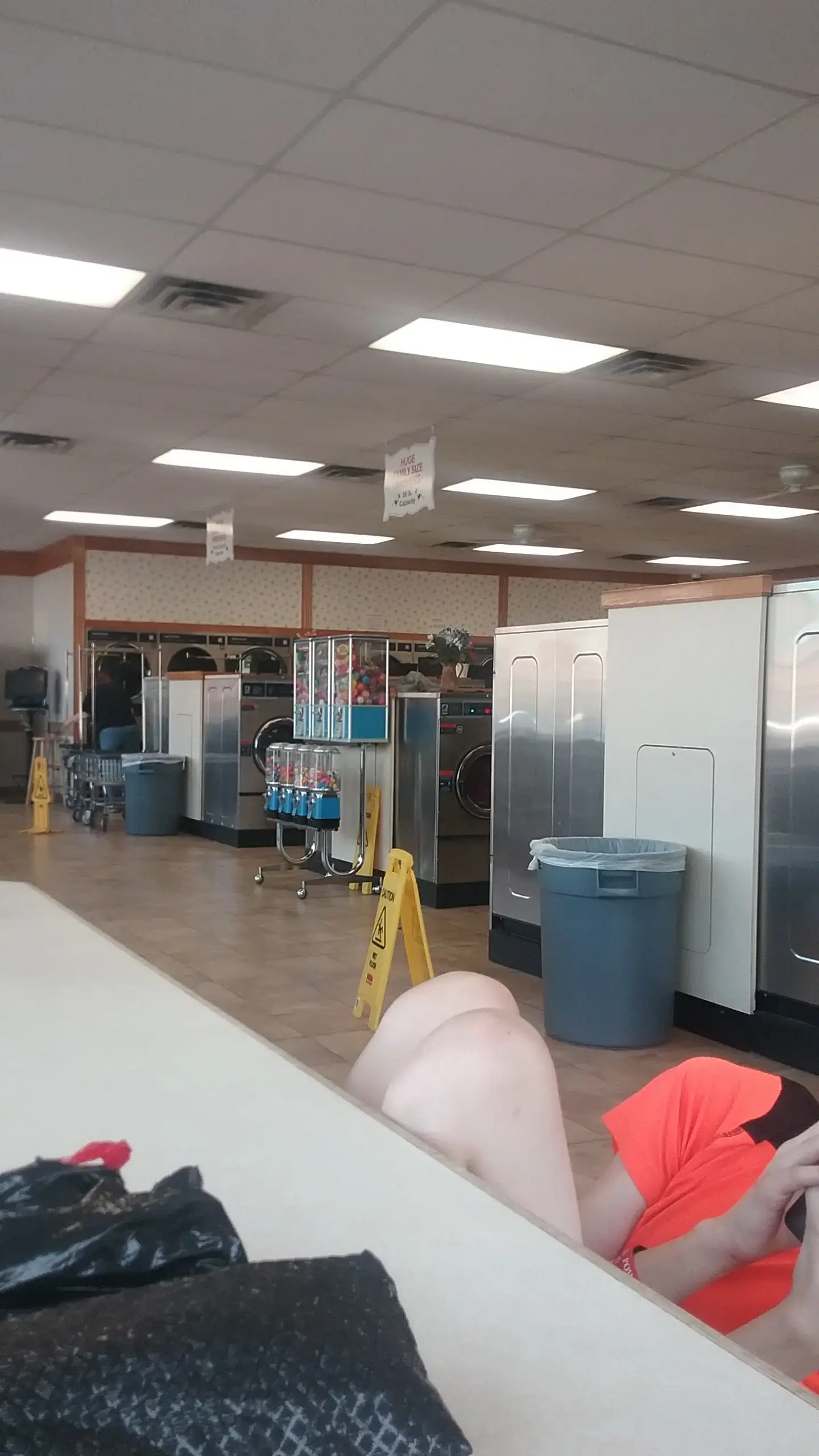 Colonial Laundromat - Image 11