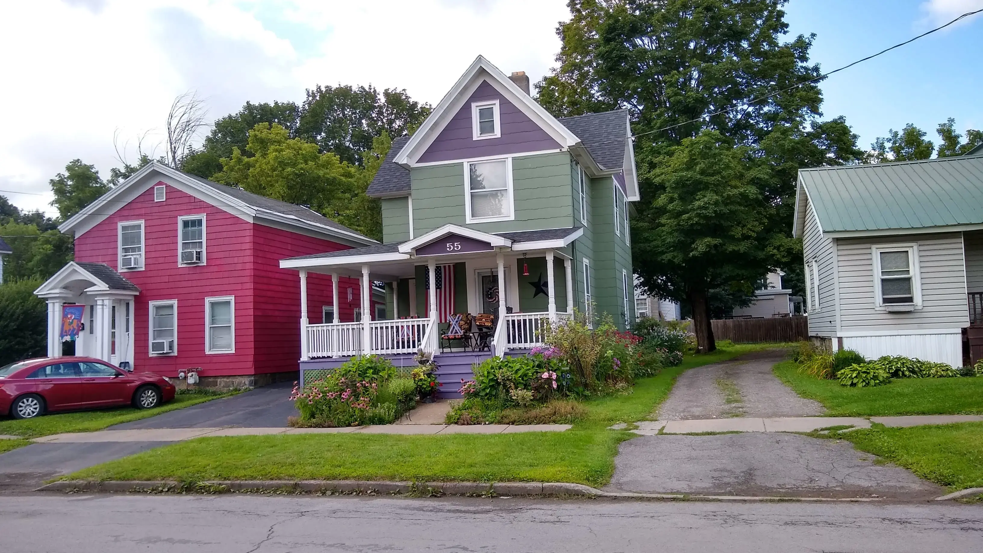 Colonial Laundromat thumbnail 6