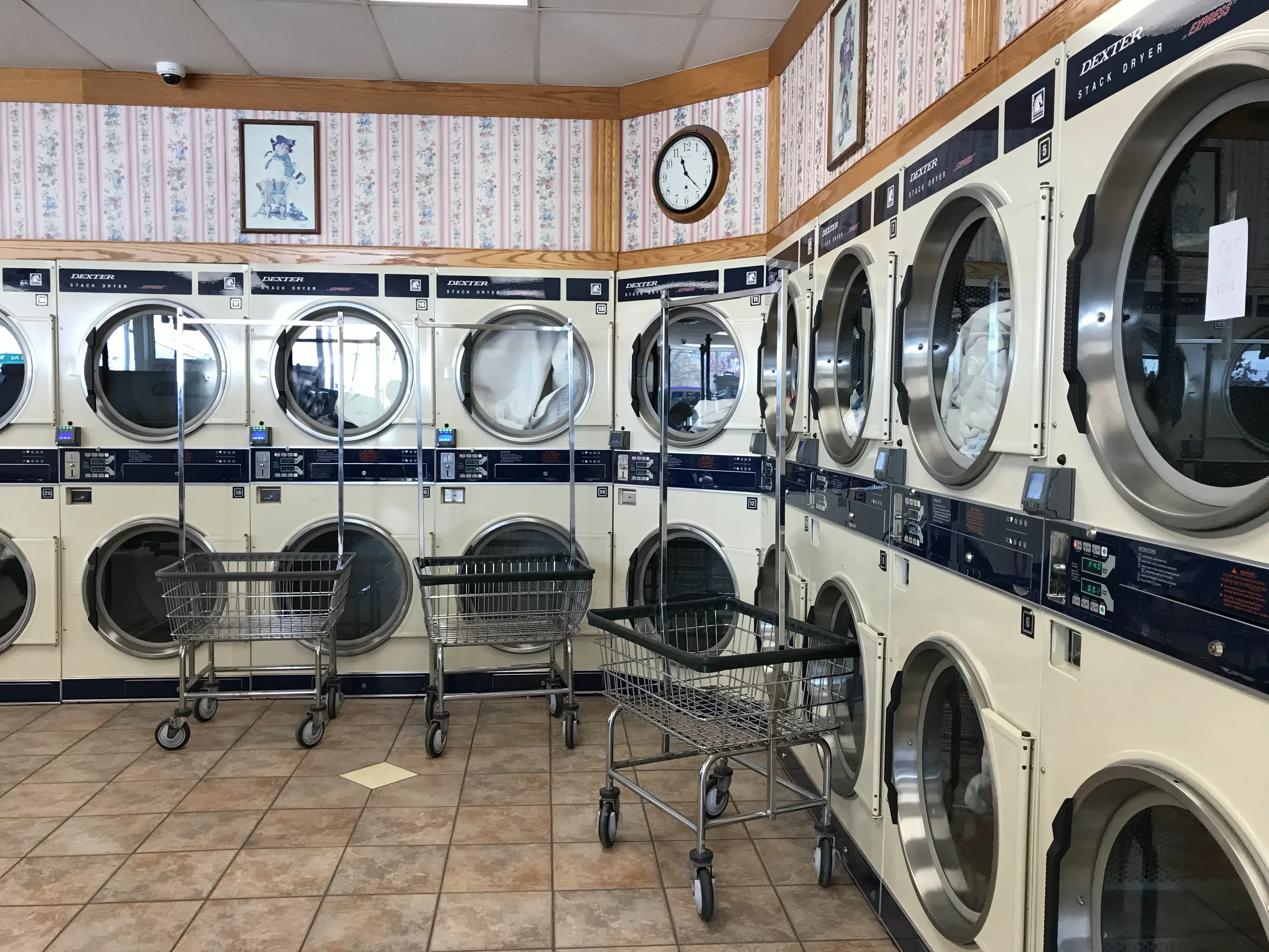 Colonial Laundromat - Image 12