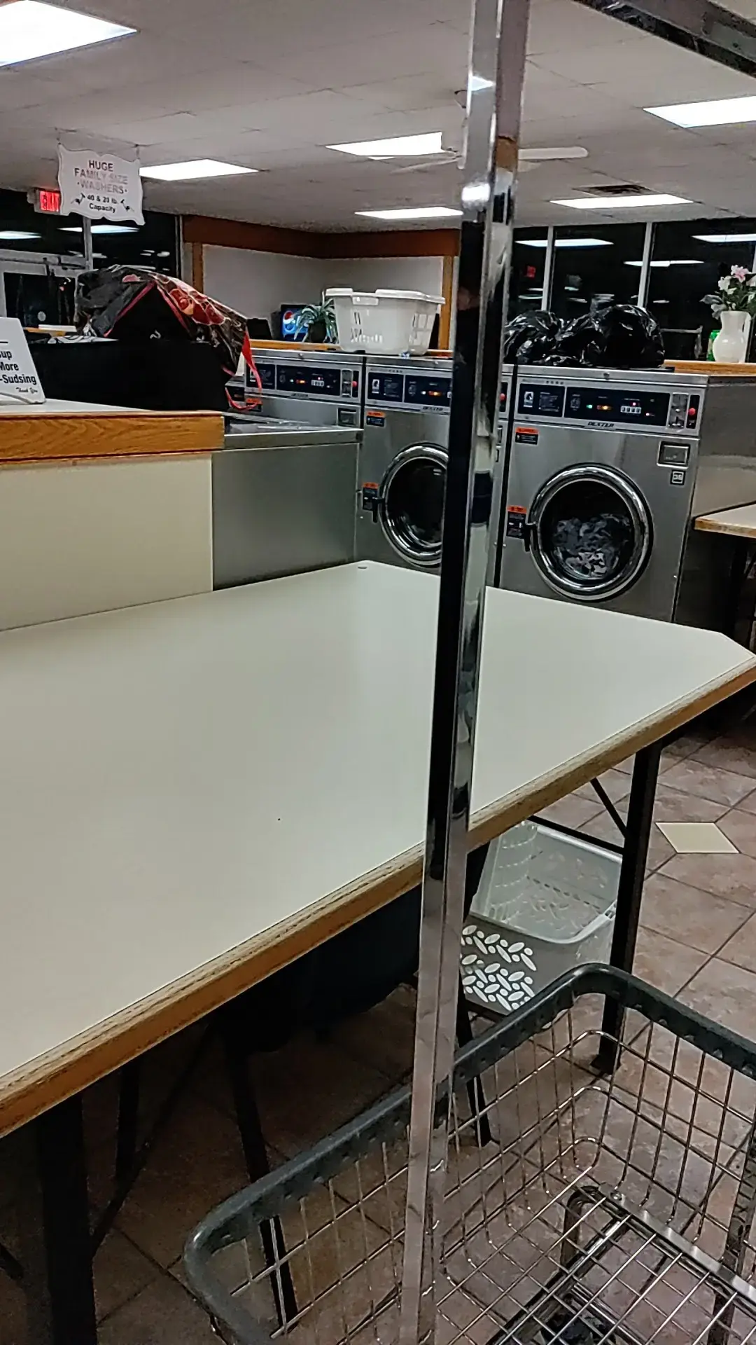 Colonial Laundromat - Image 8