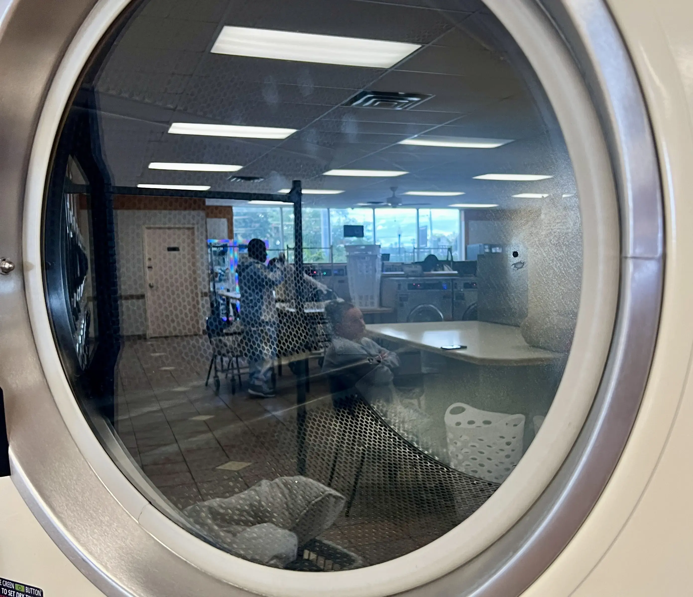 Colonial Laundromat - Image 11