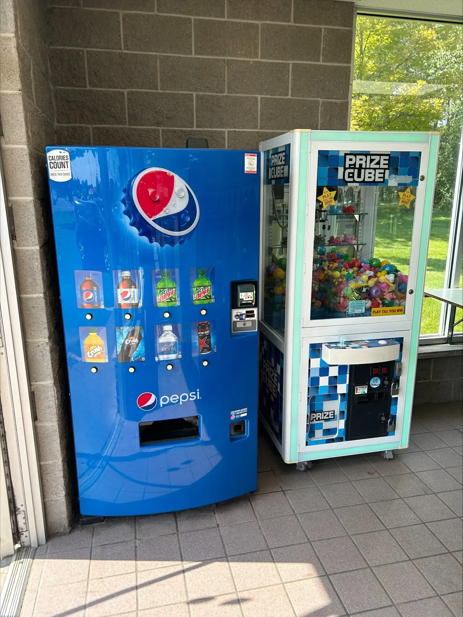 Colonial Laundromat thumbnail 7