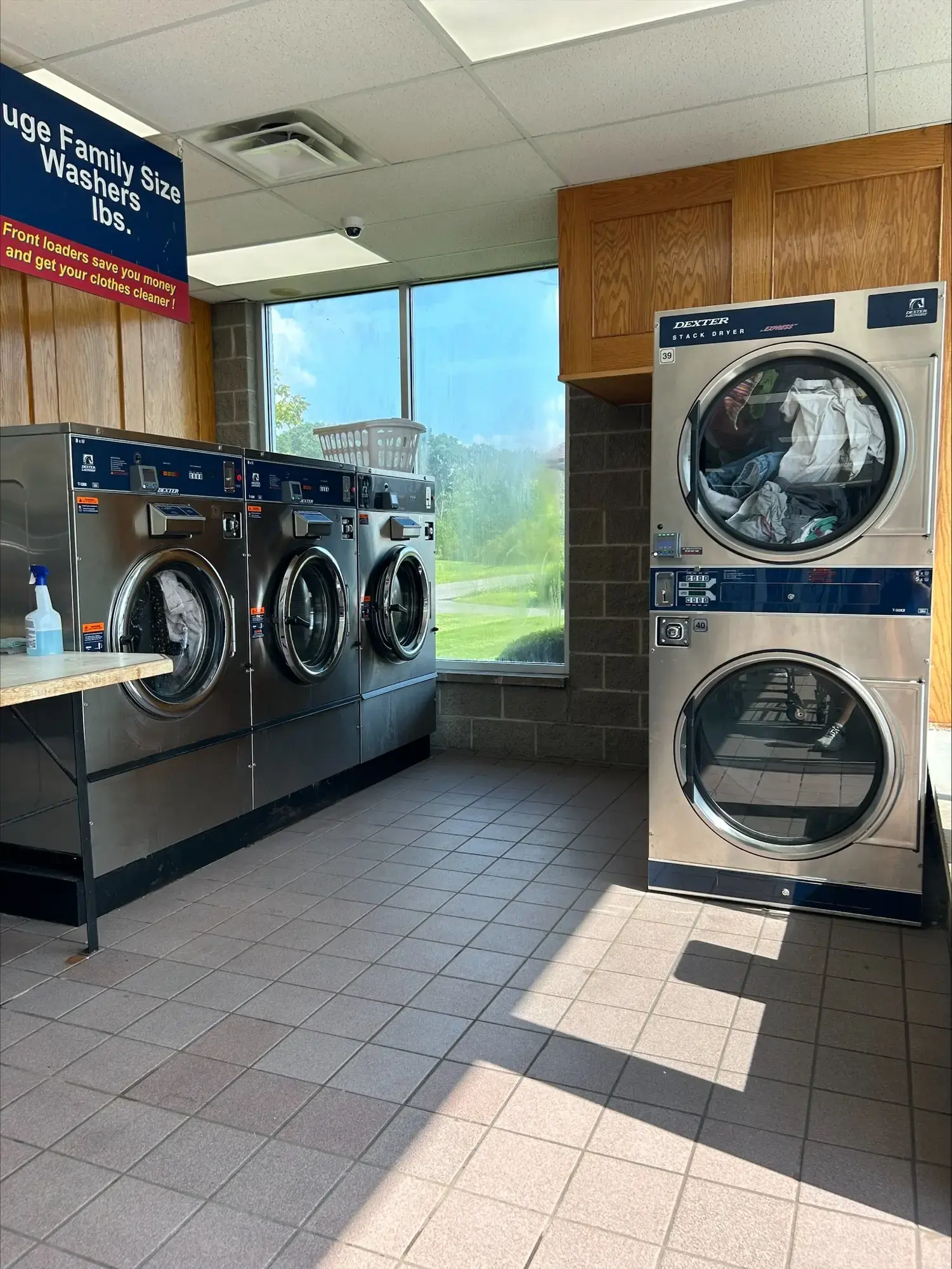 Colonial Laundromat thumbnail 11