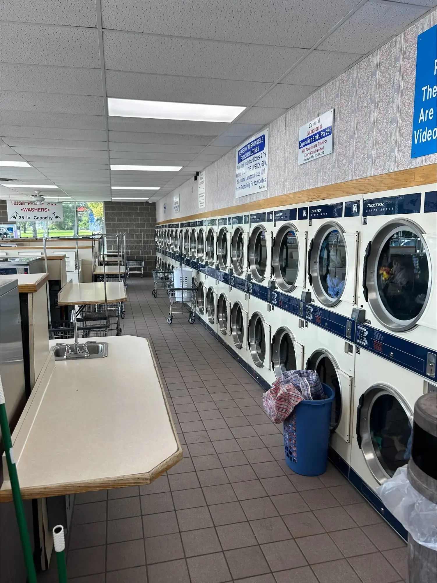 Colonial Laundromat - Image 10