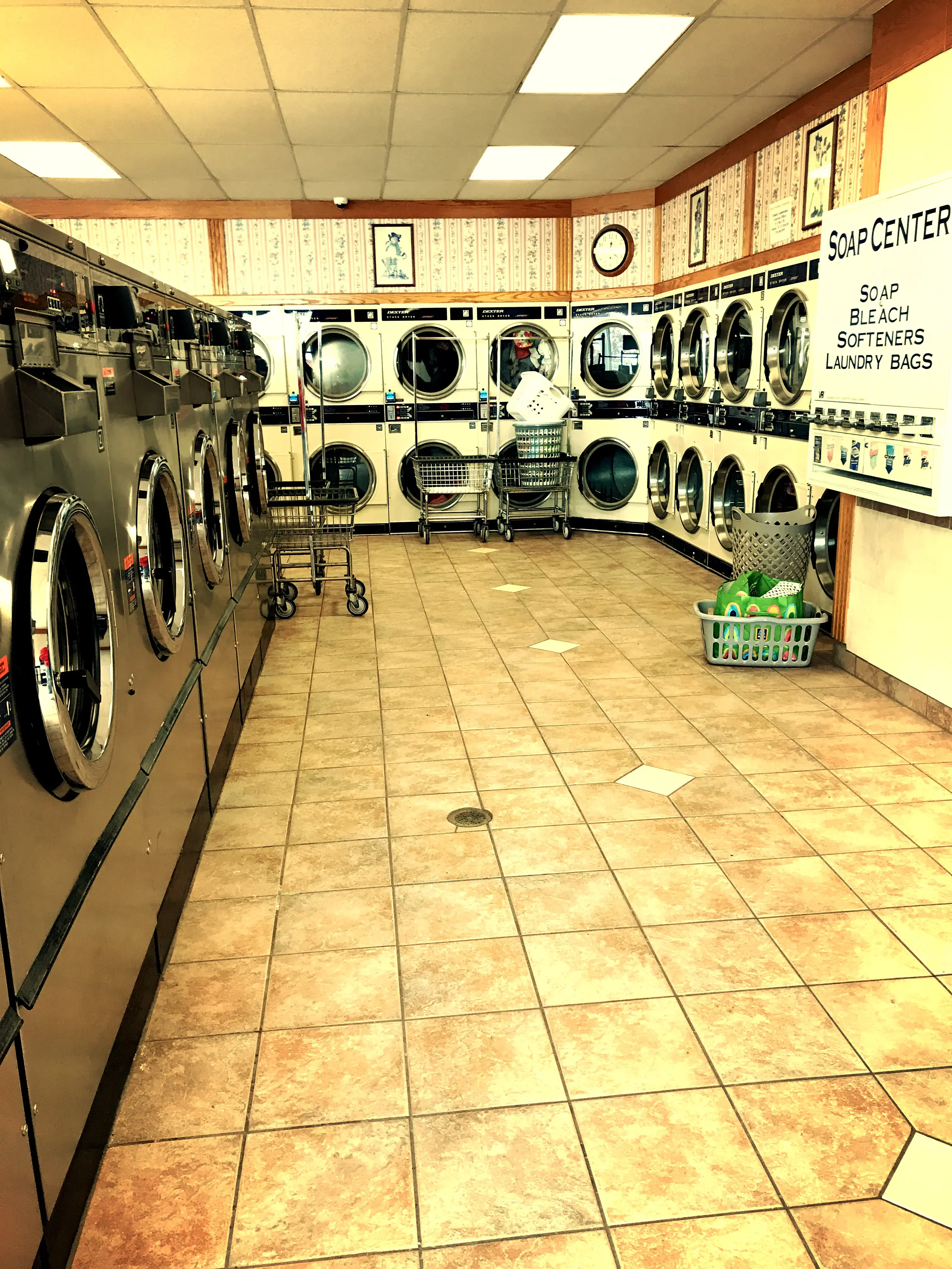 Colonial Laundromat thumbnail 6