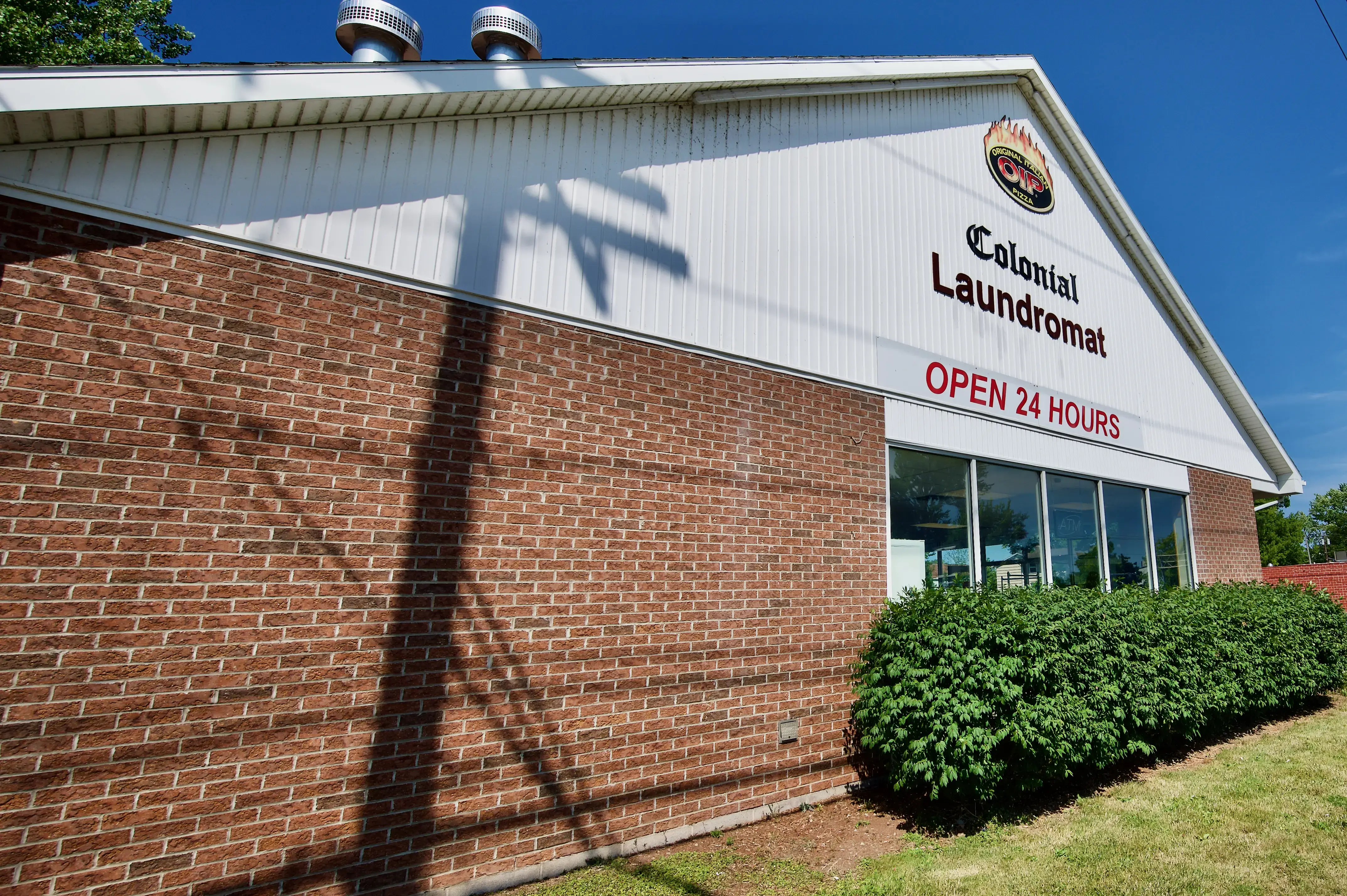 Colonial Laundromat - Image 5
