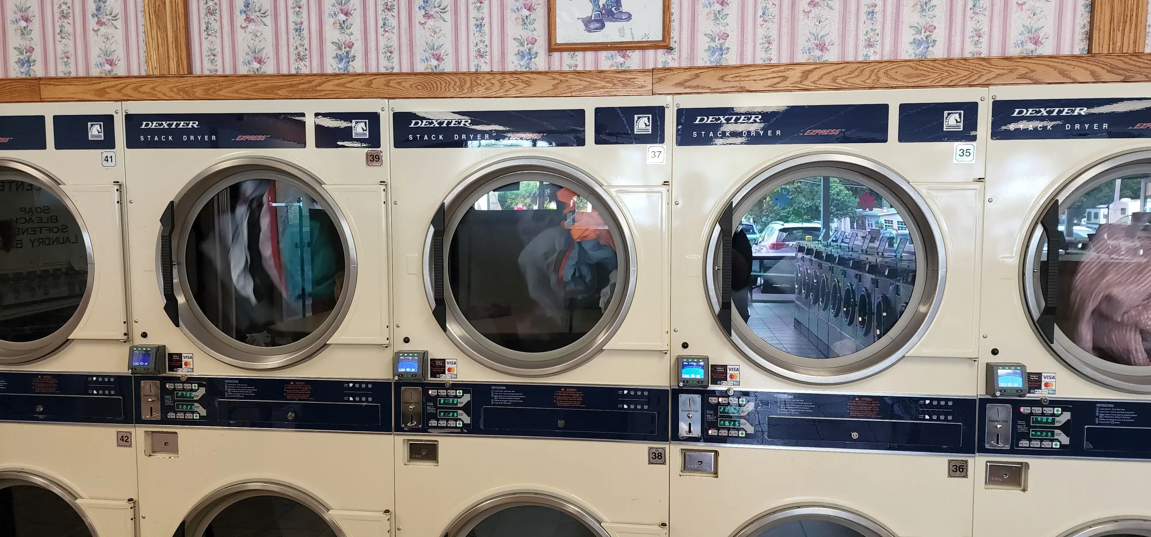 Colonial Laundromat - Image 7