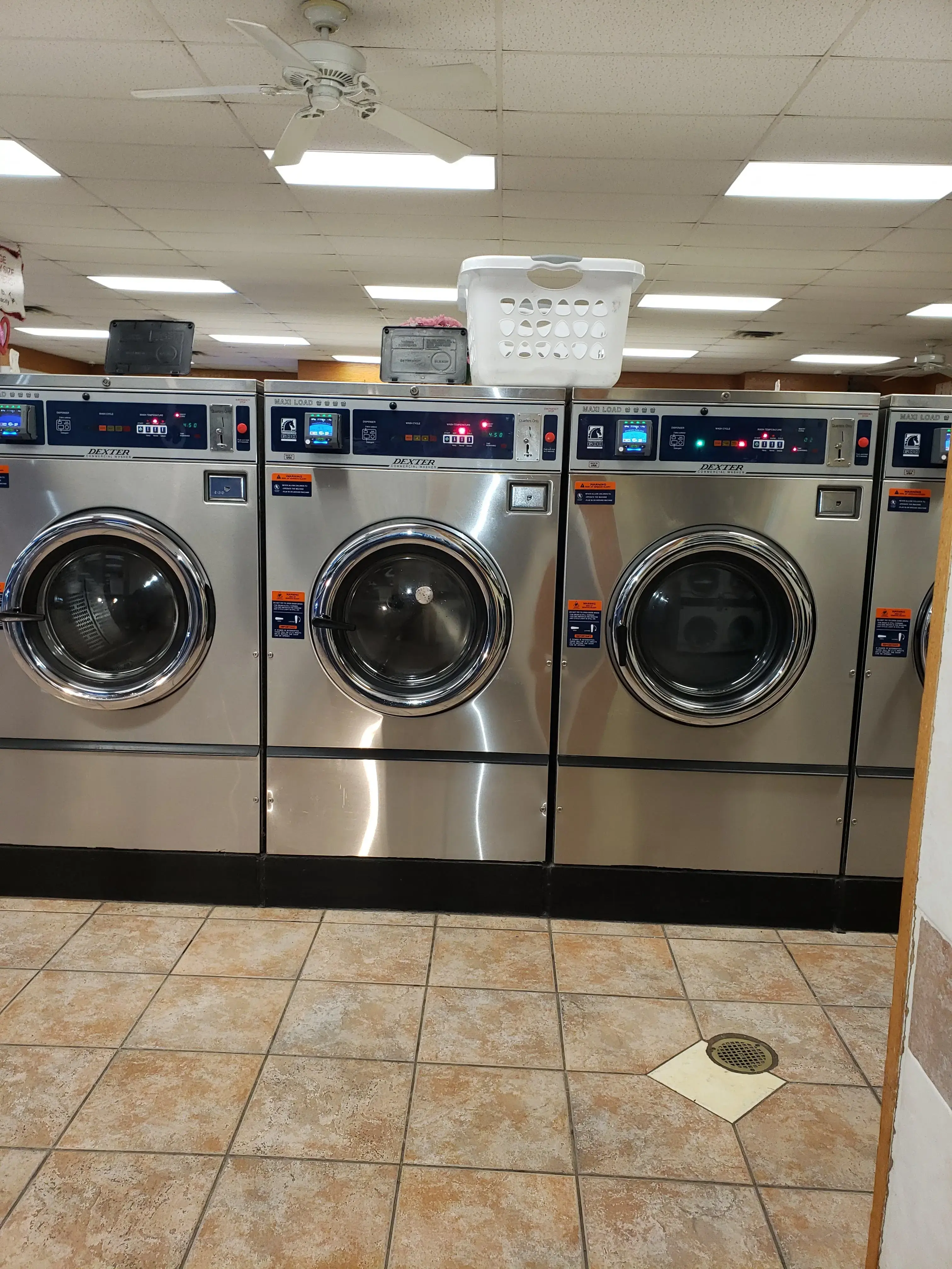 Colonial Laundromat thumbnail 12