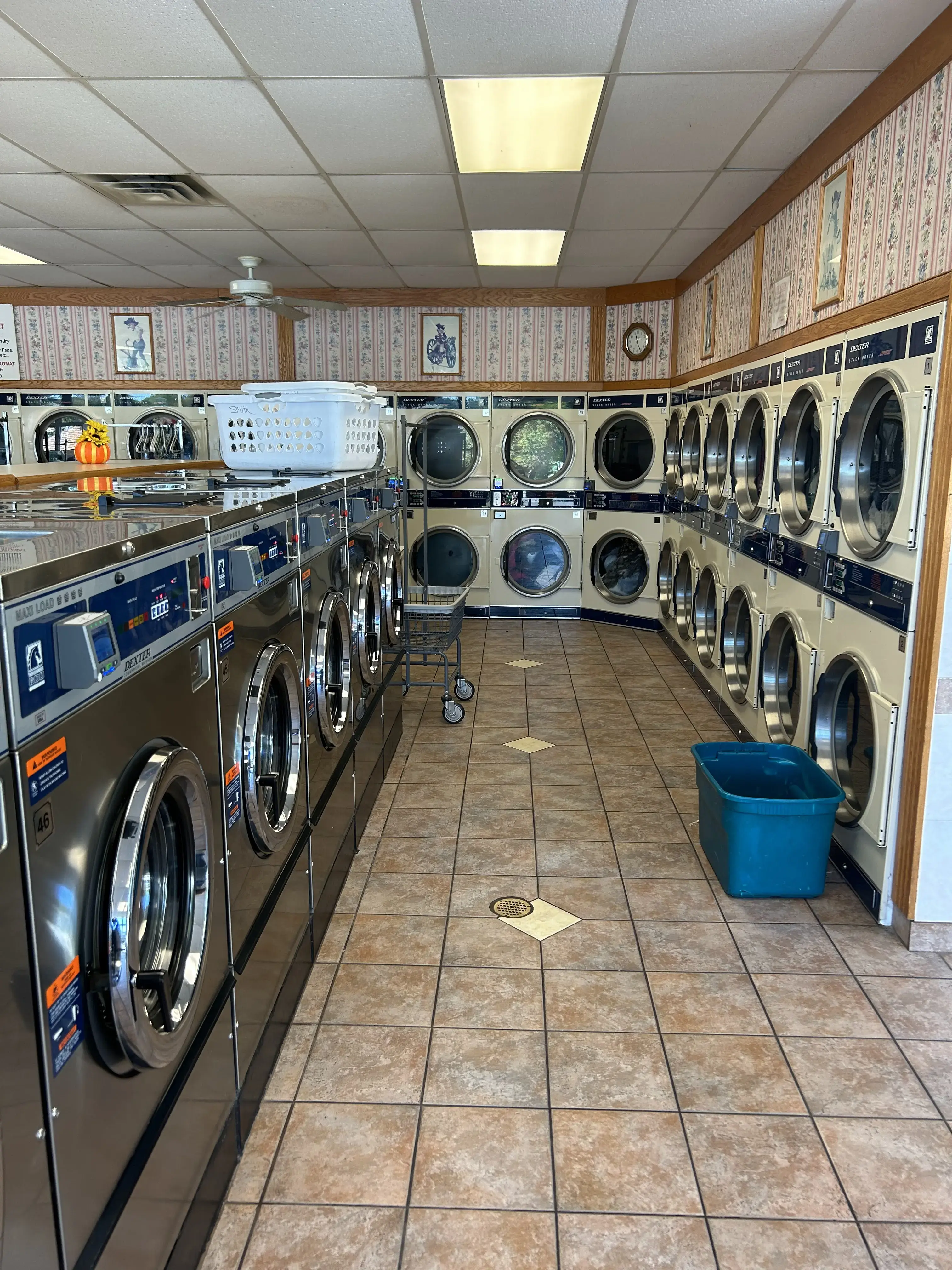 Colonial Laundromat - Image 1