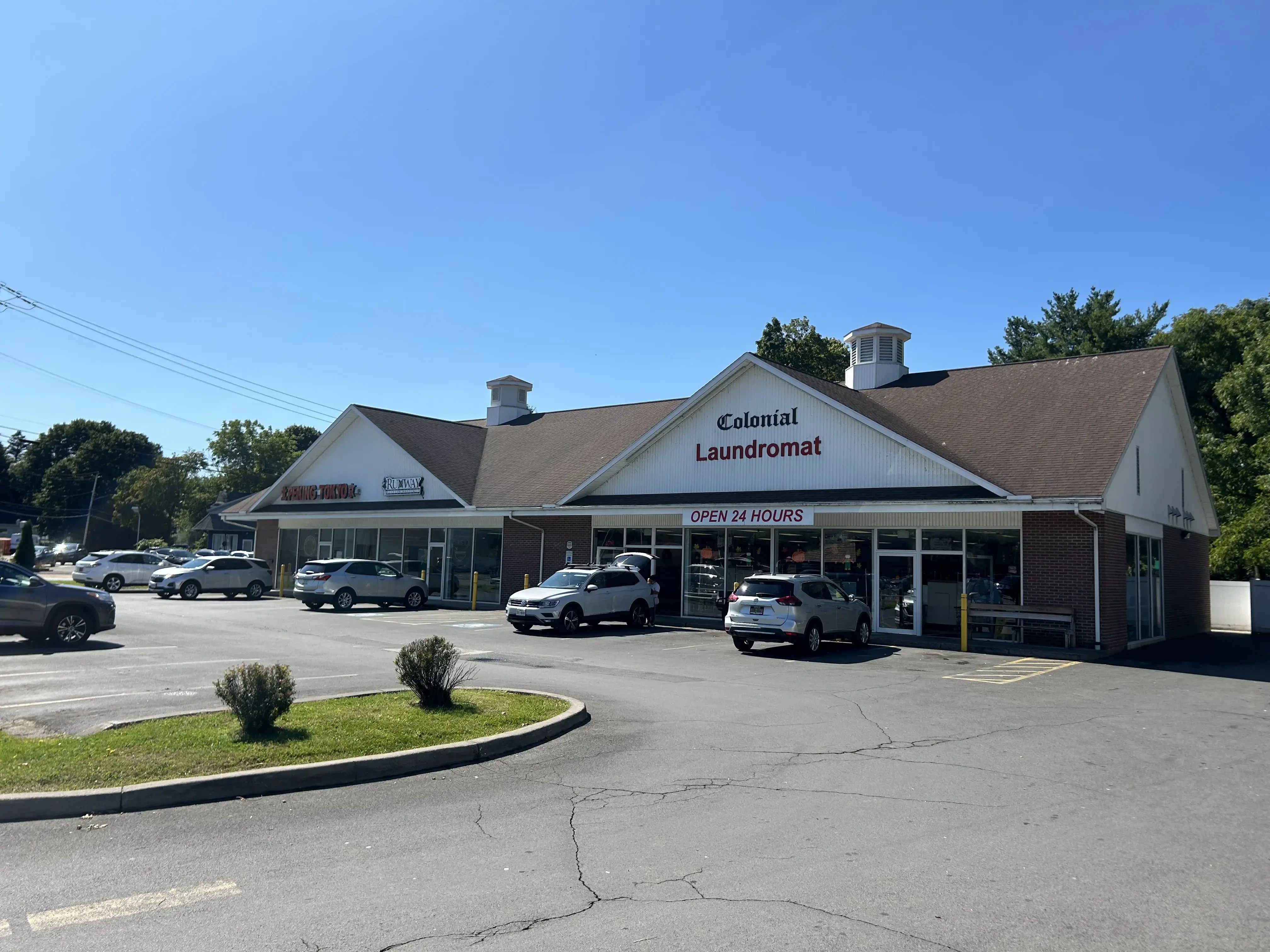 Colonial Laundromat - Image 4