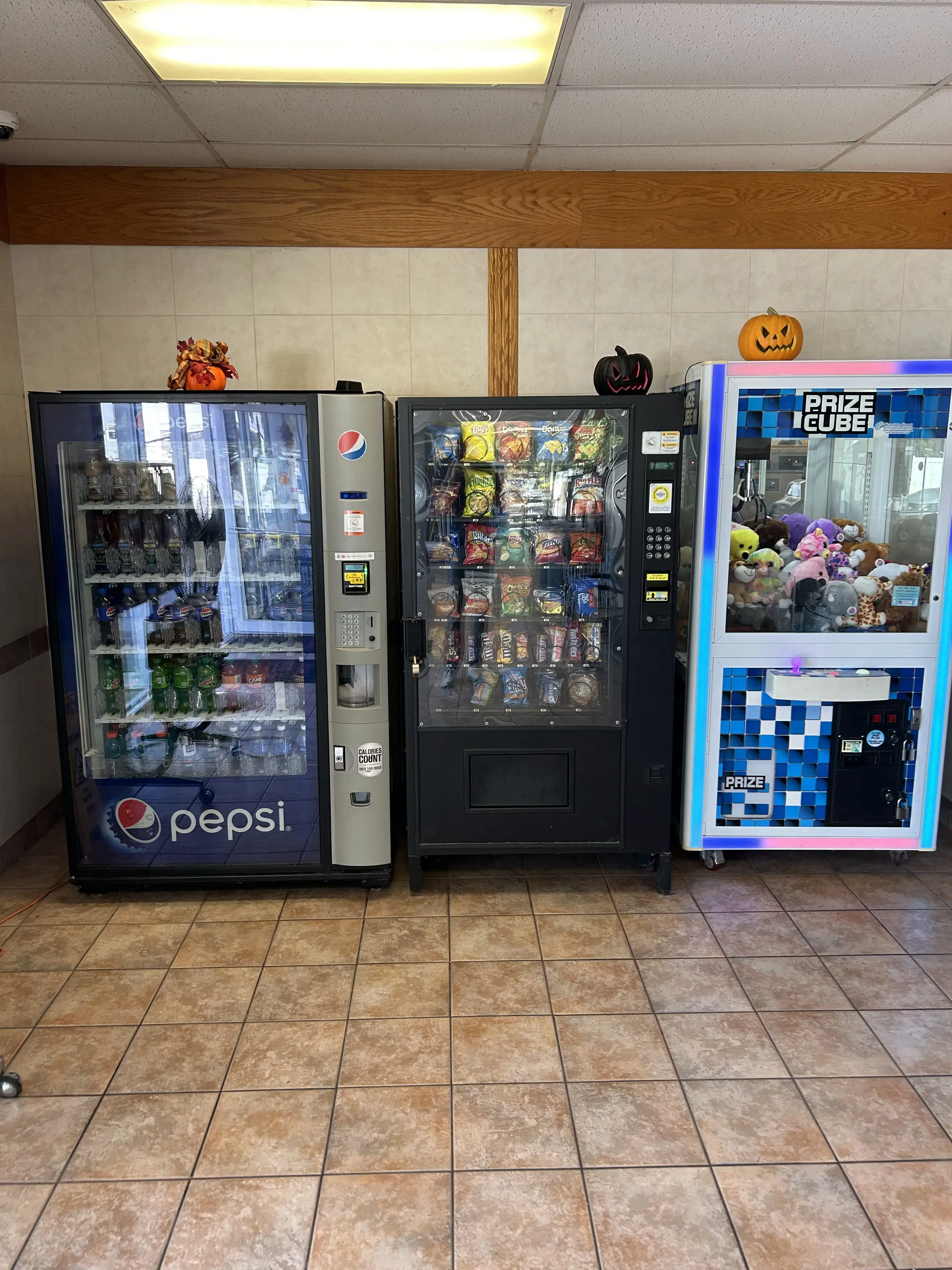 Colonial Laundromat thumbnail 5