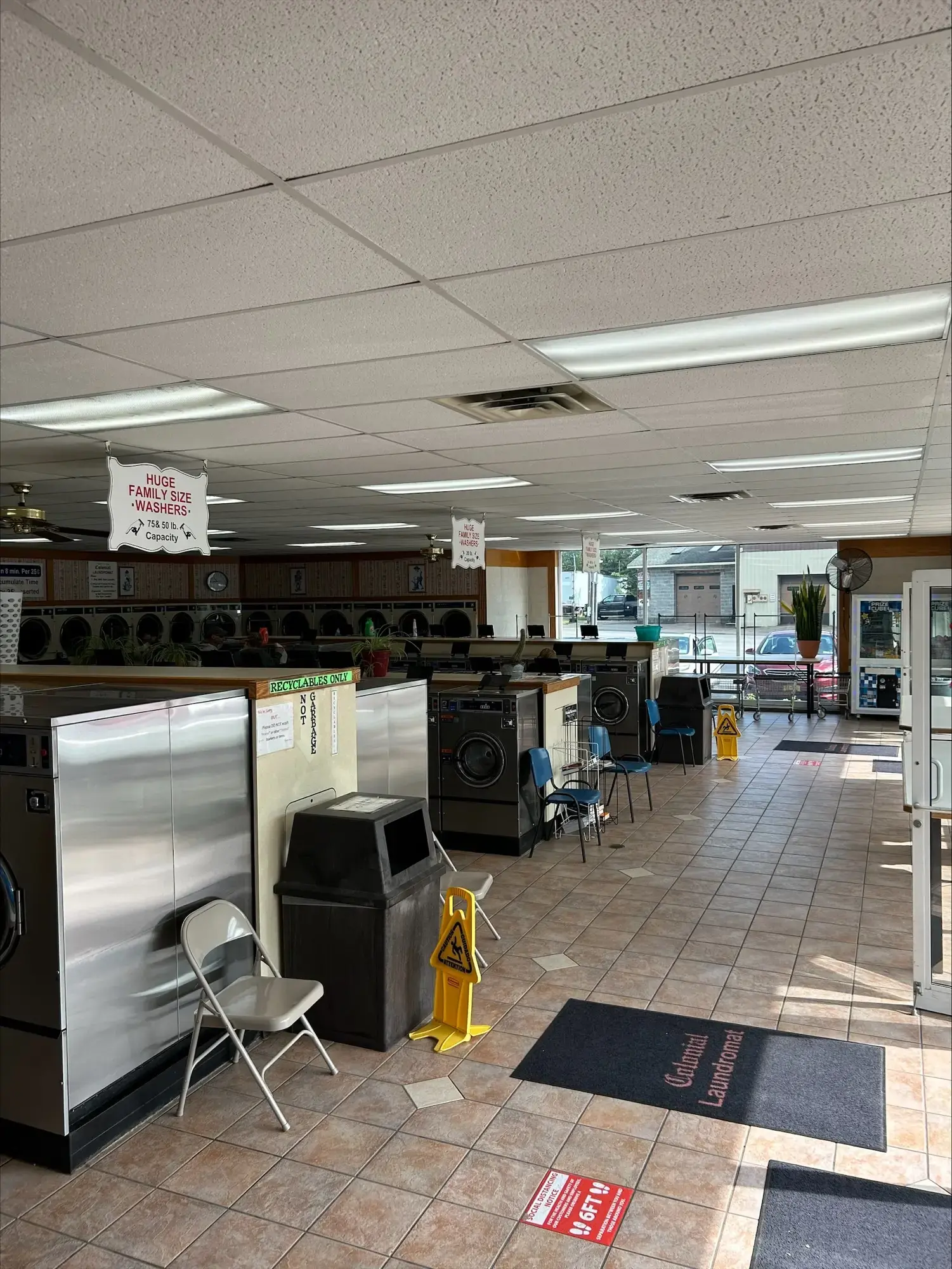 Colonial Laundromat thumbnail 3