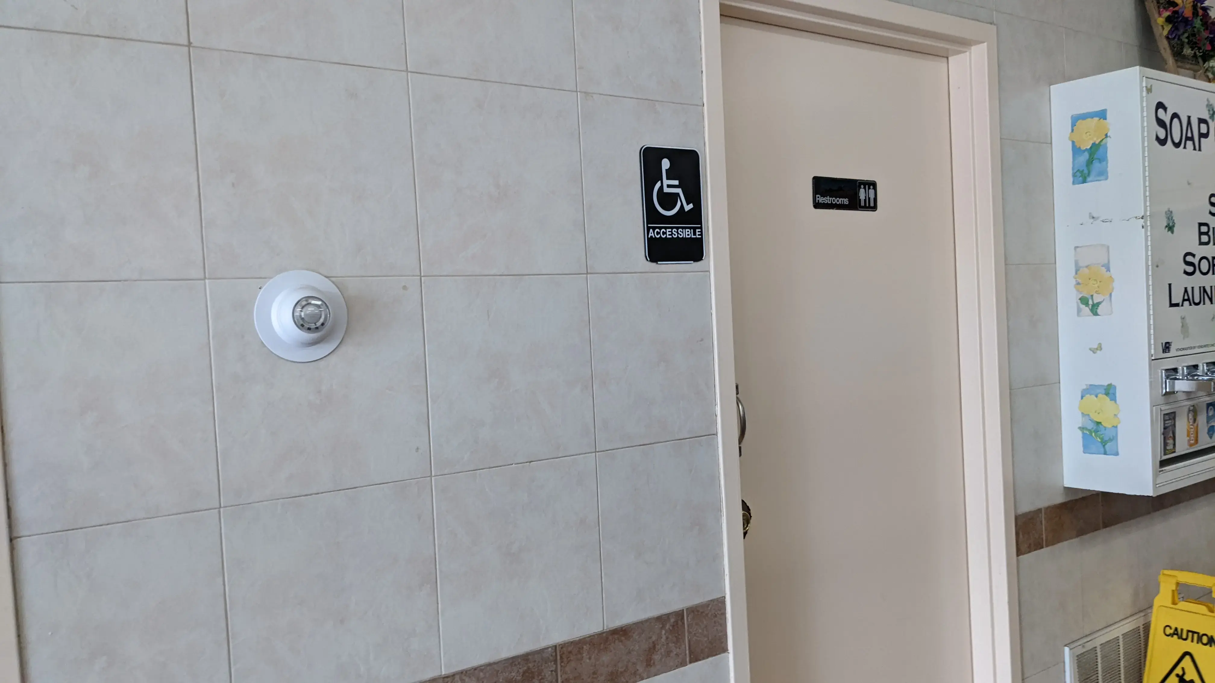 Colonial Laundromat - Image 15