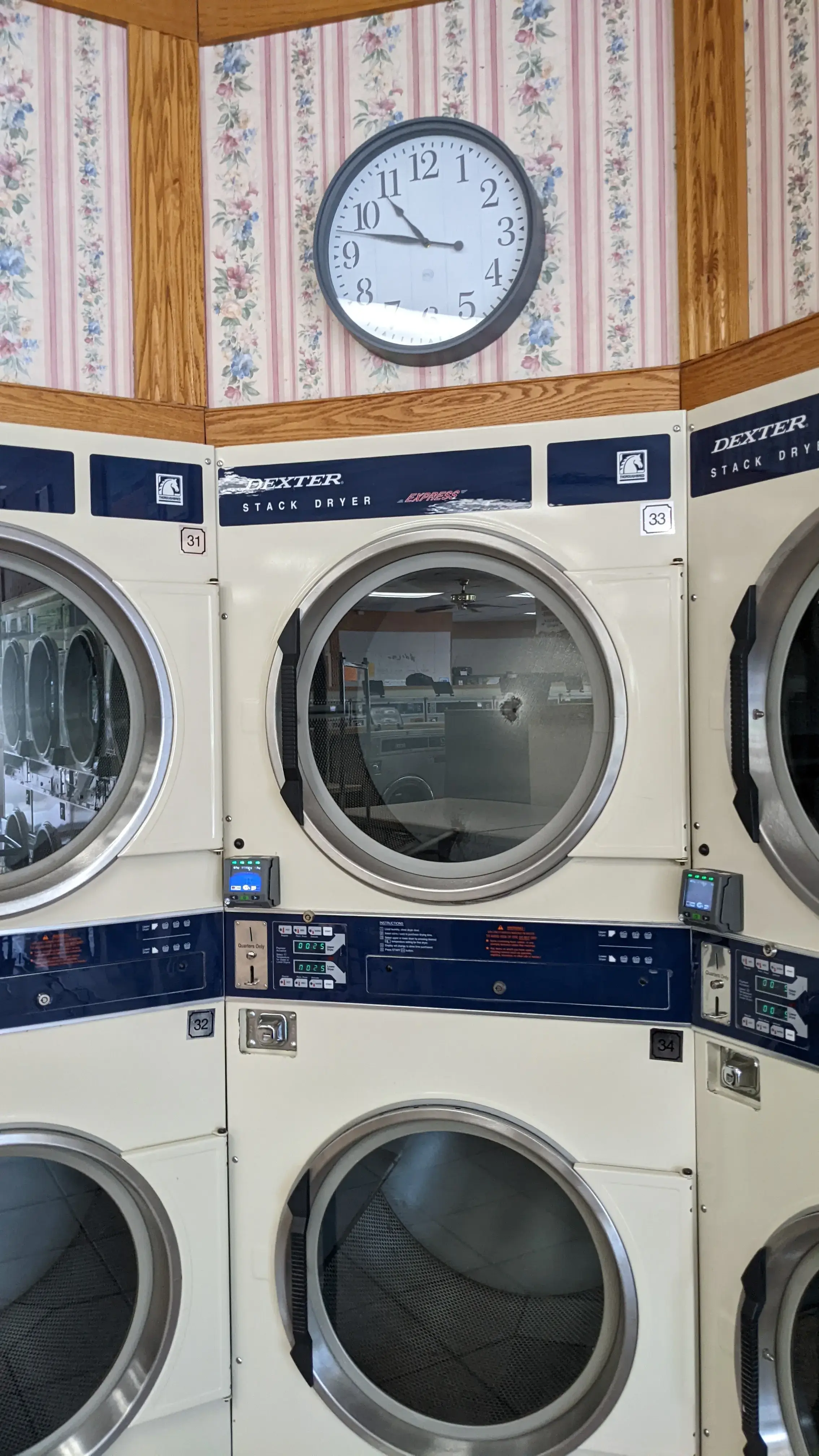 Colonial Laundromat thumbnail 9