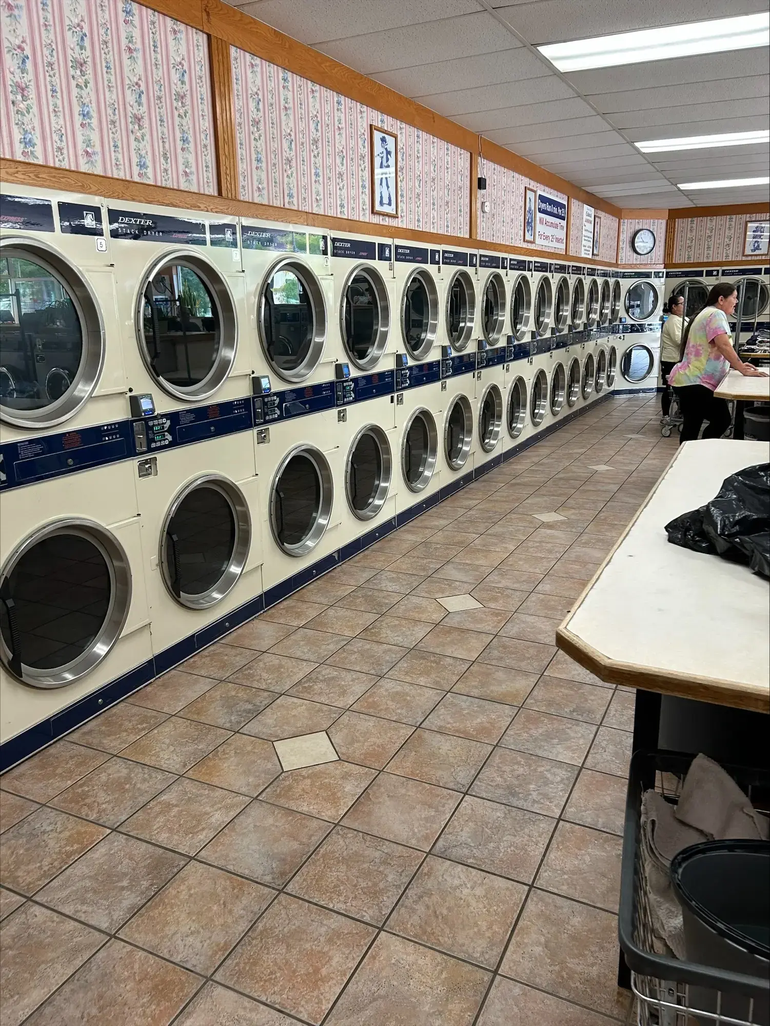 Colonial Laundromat - Image 1