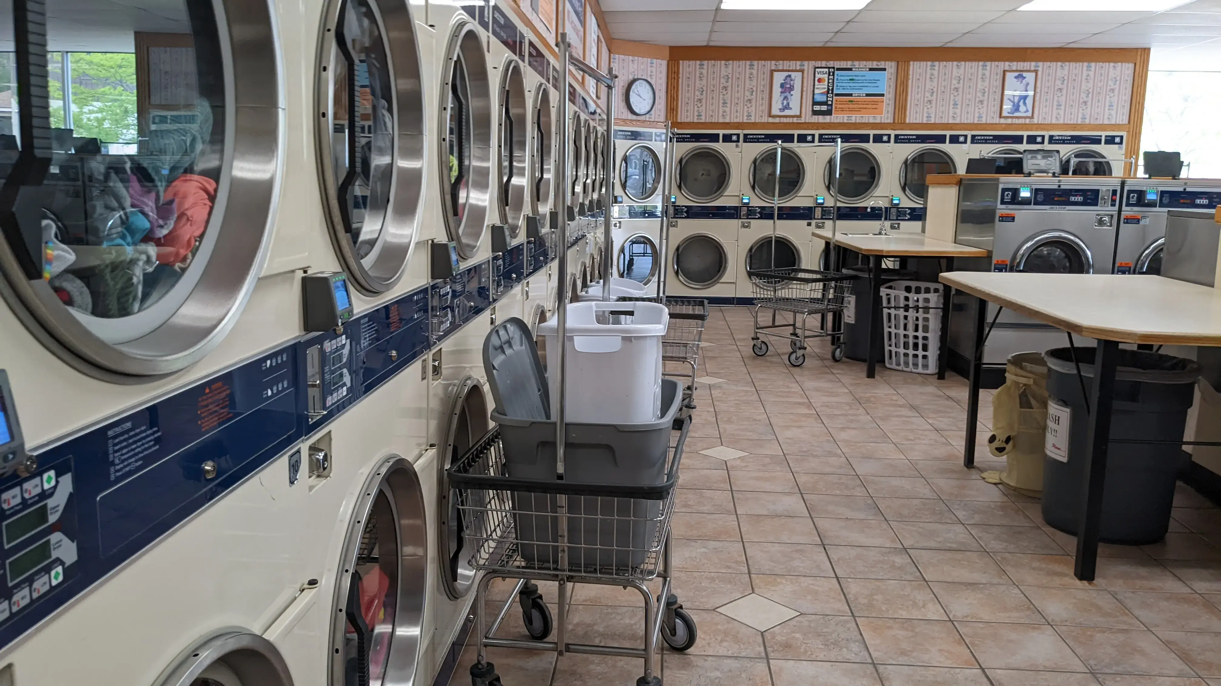 Colonial Laundromat thumbnail 10