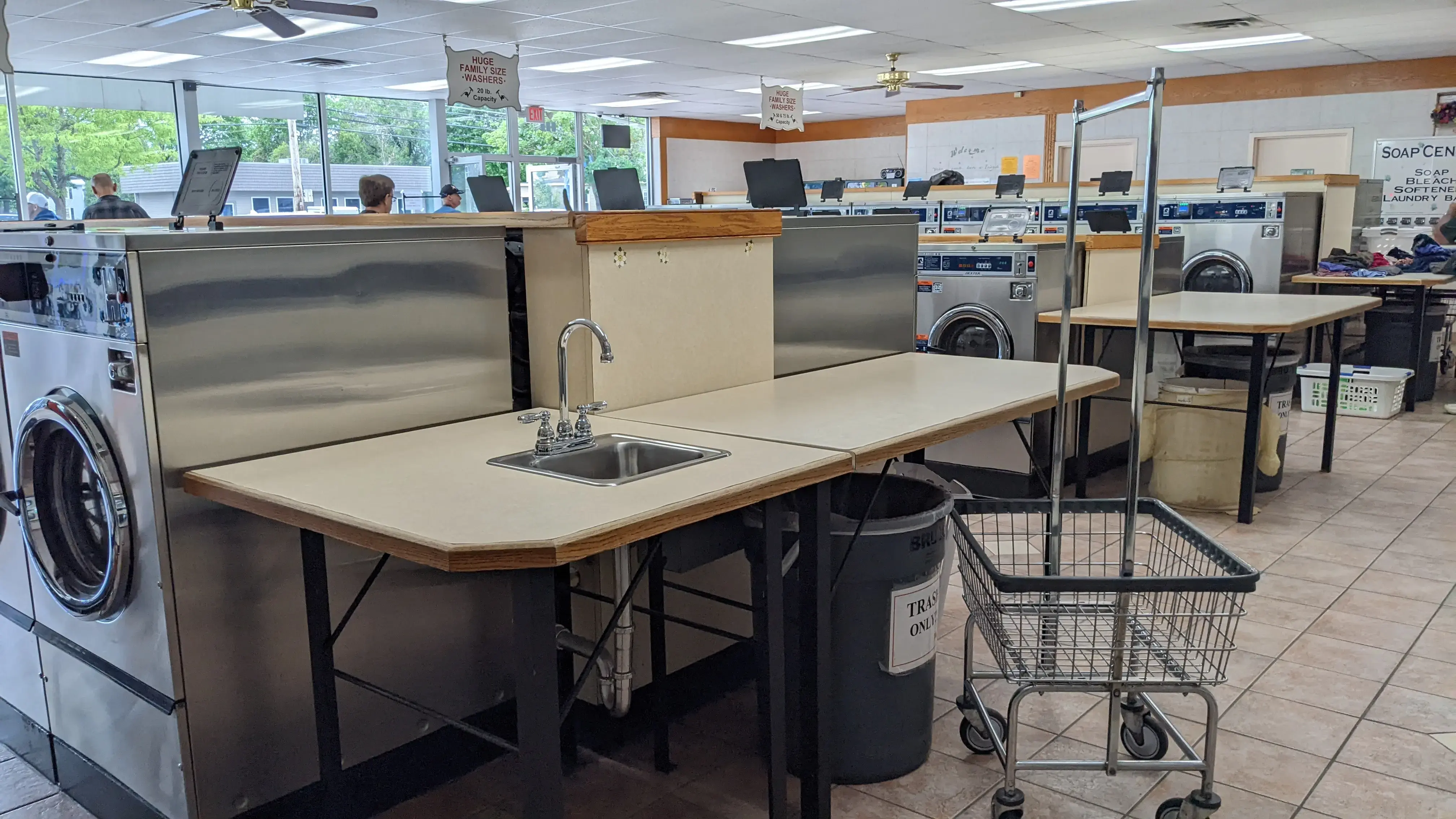 Colonial Laundromat thumbnail 5