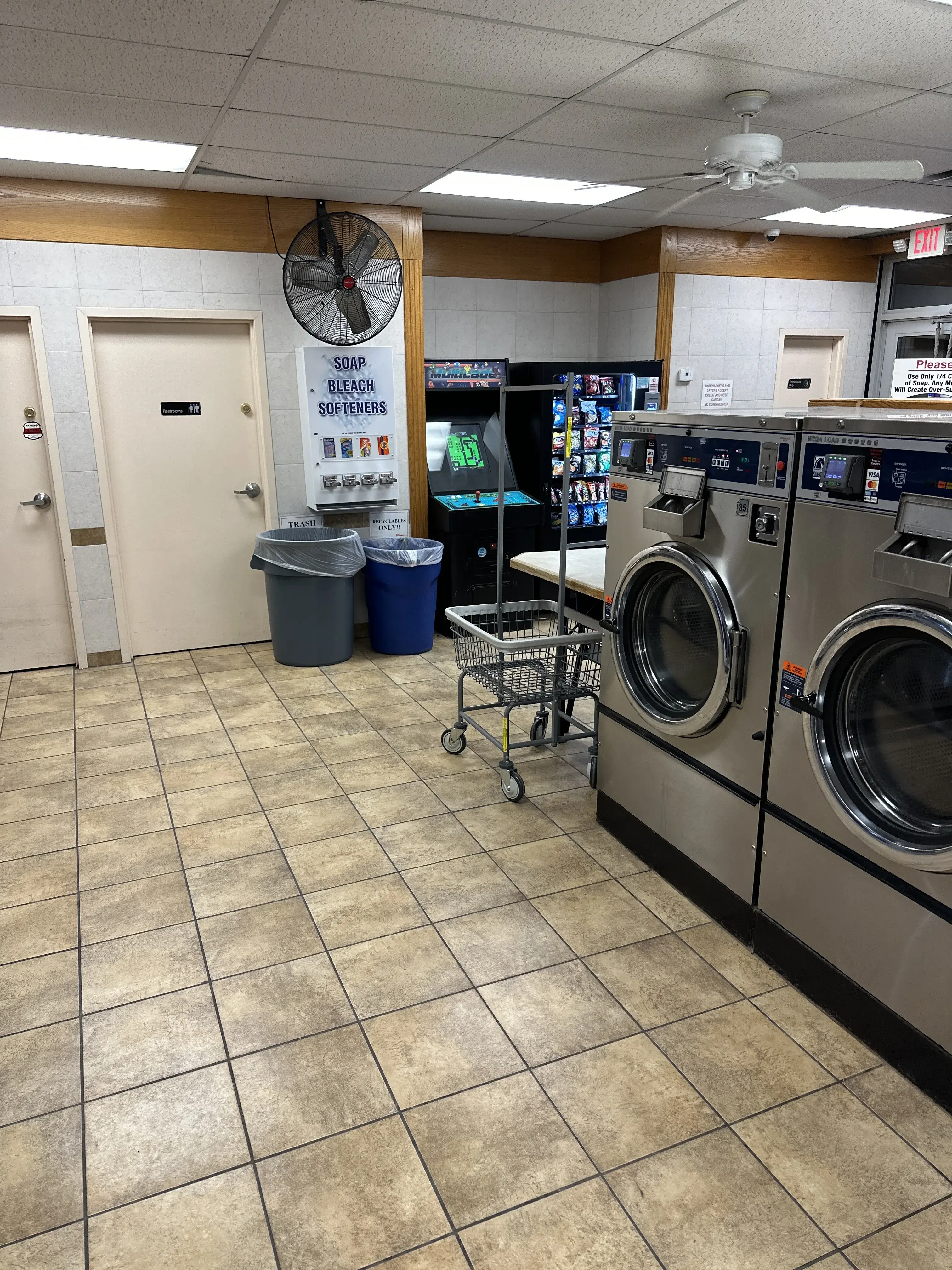 Colonial Laundromat - Image 5
