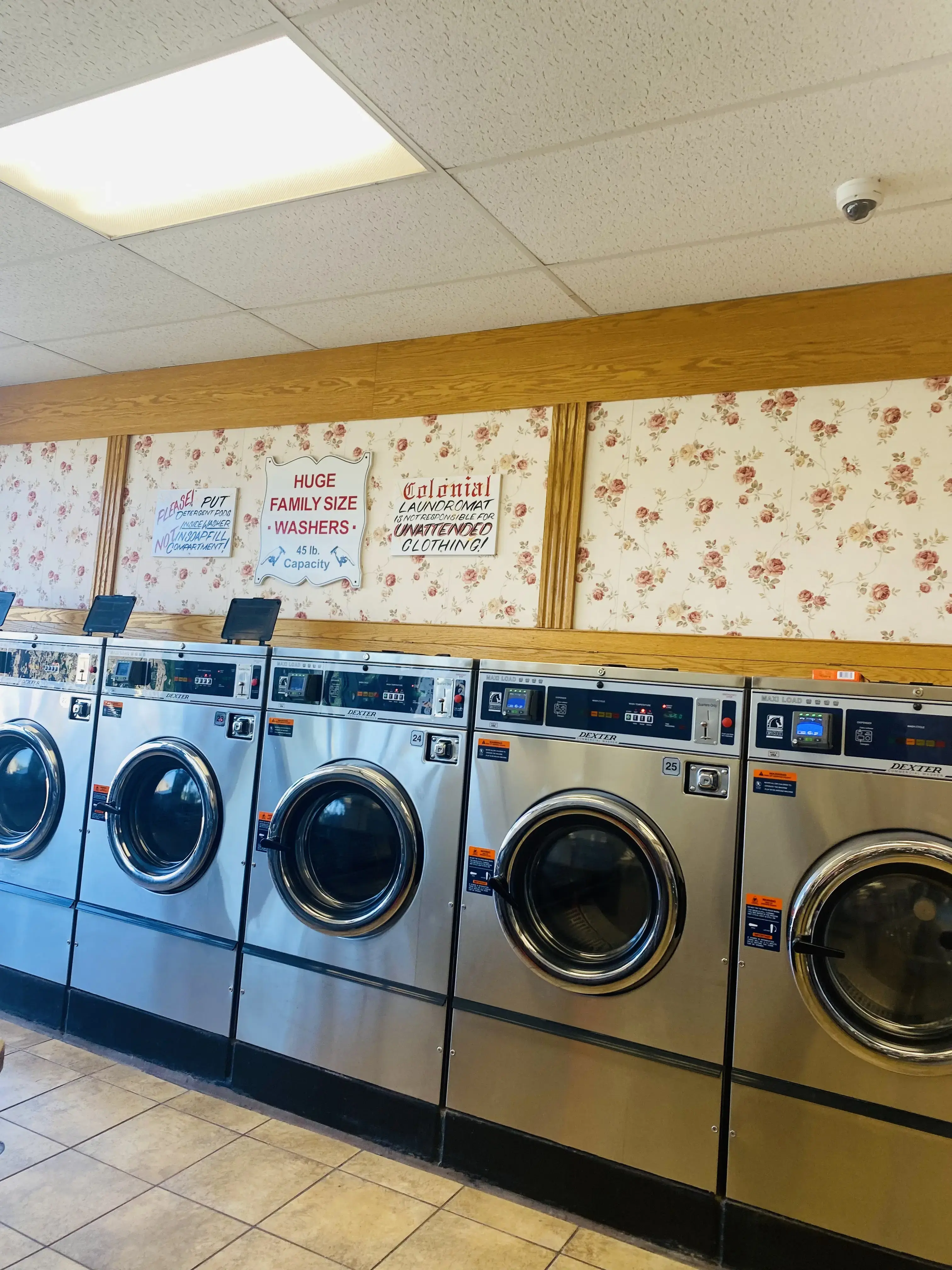 Colonial Laundromat - Image 10