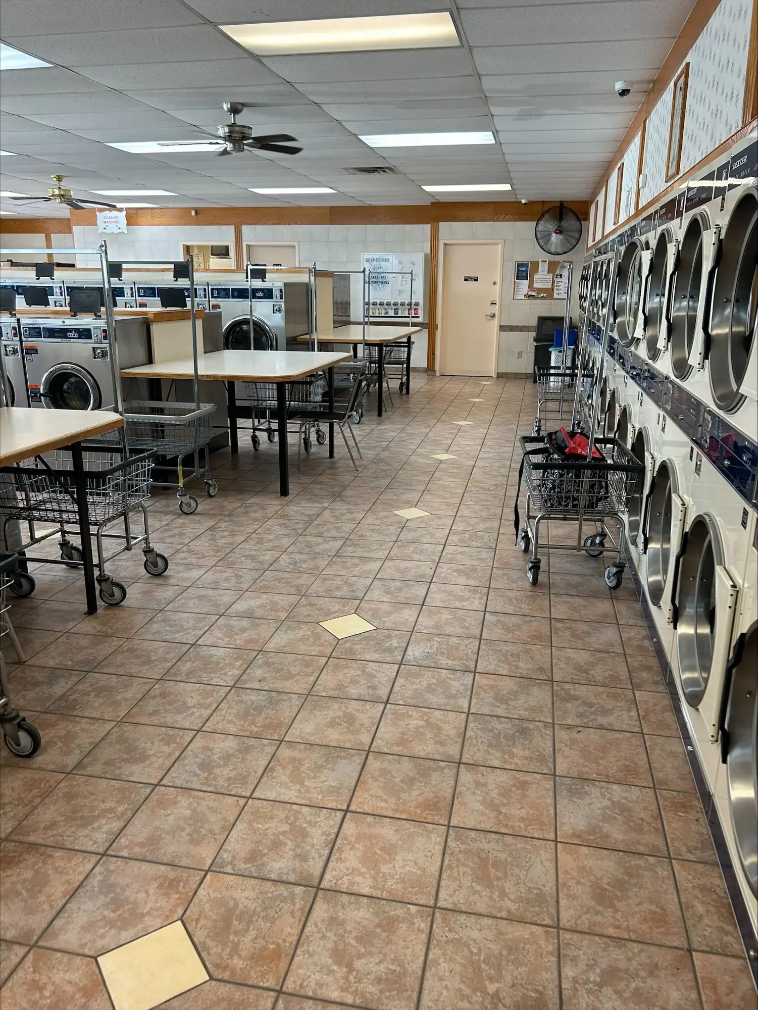 Colonial Laundromat - Image 7