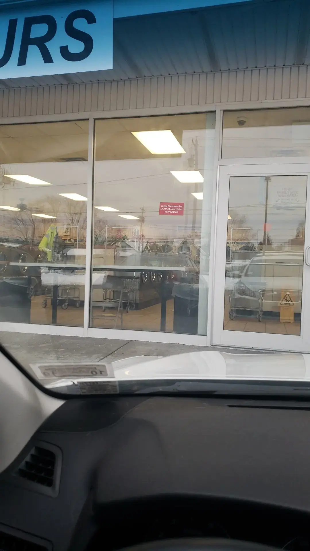 Colonial Laundromat thumbnail 14