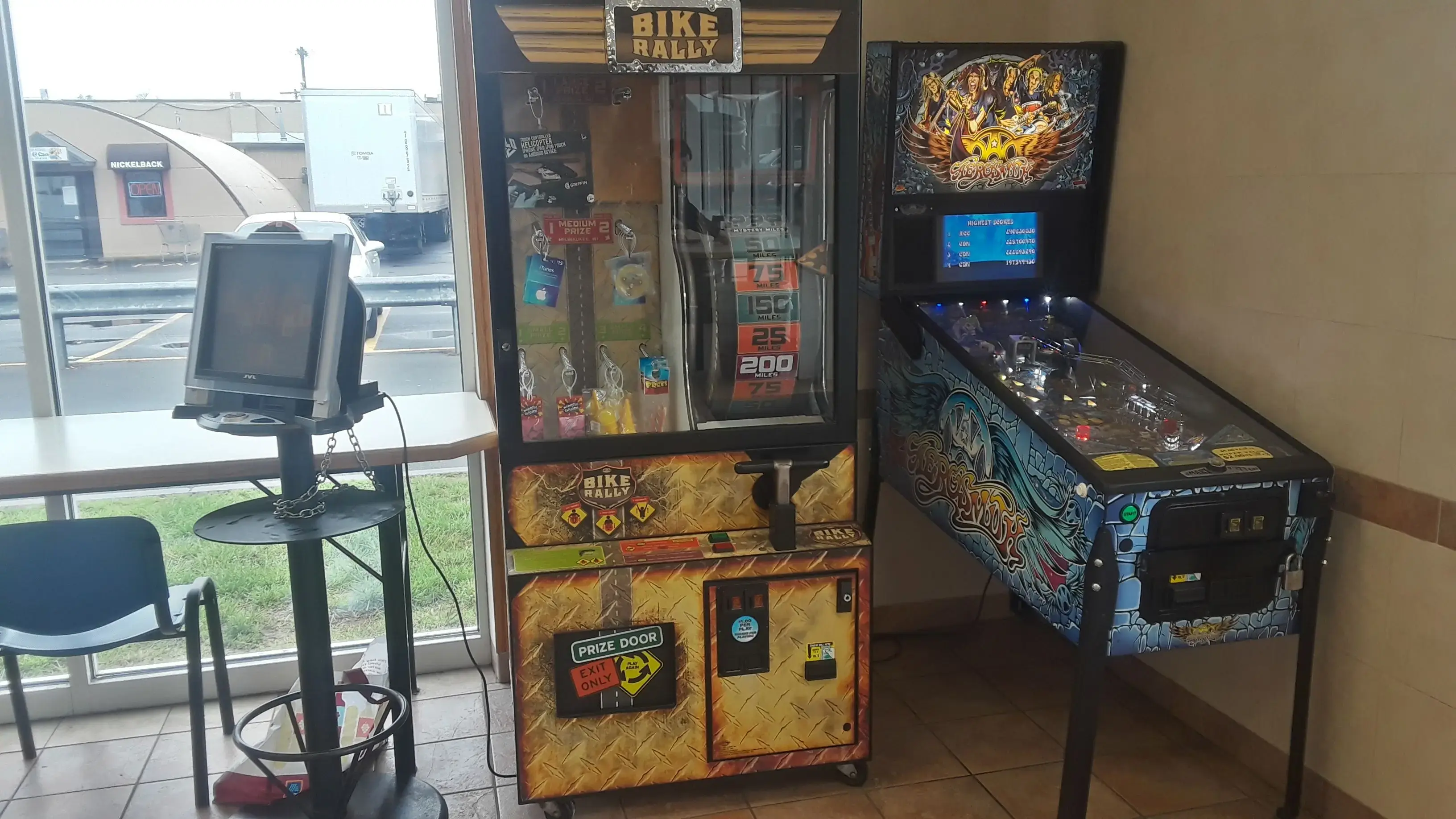 Colonial Laundromat - Image 8