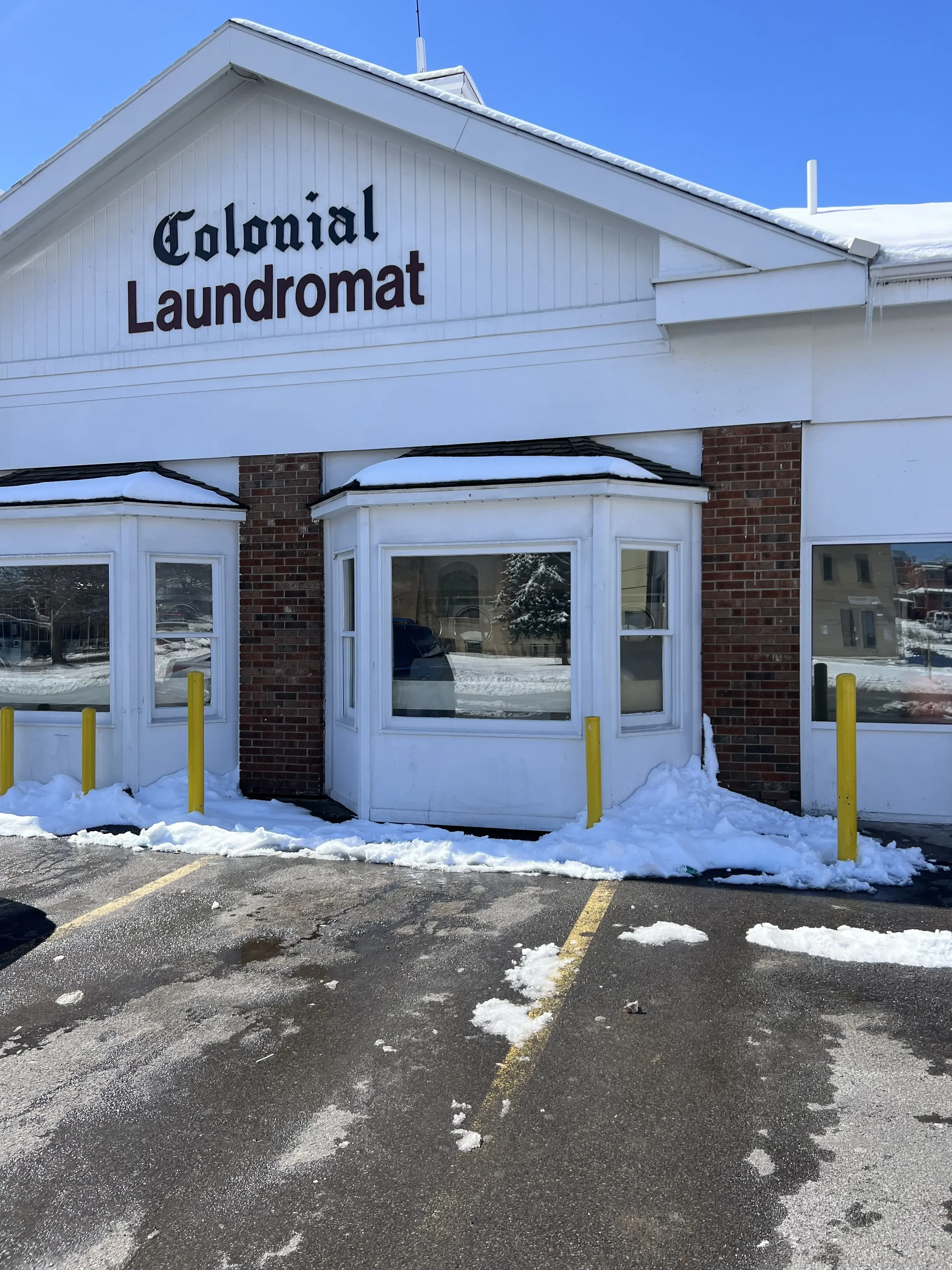 Colonial Laundromat thumbnail 4