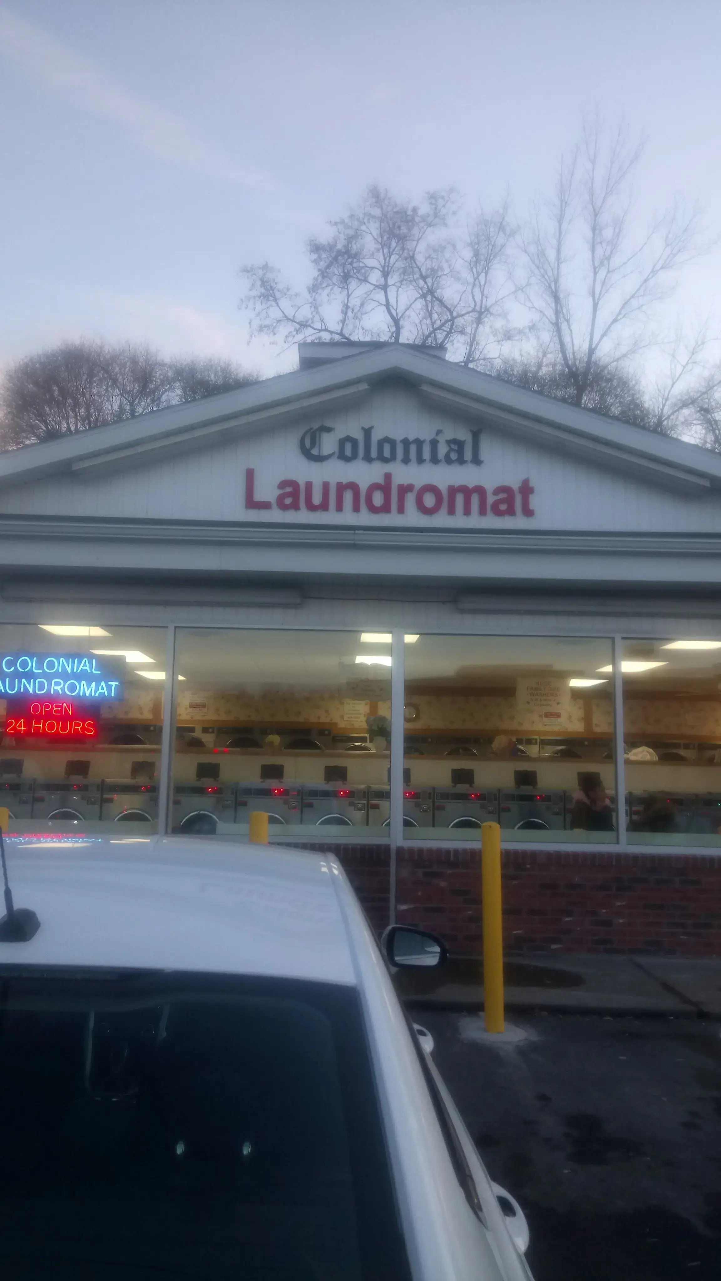 Colonial Laundromat - Image 8