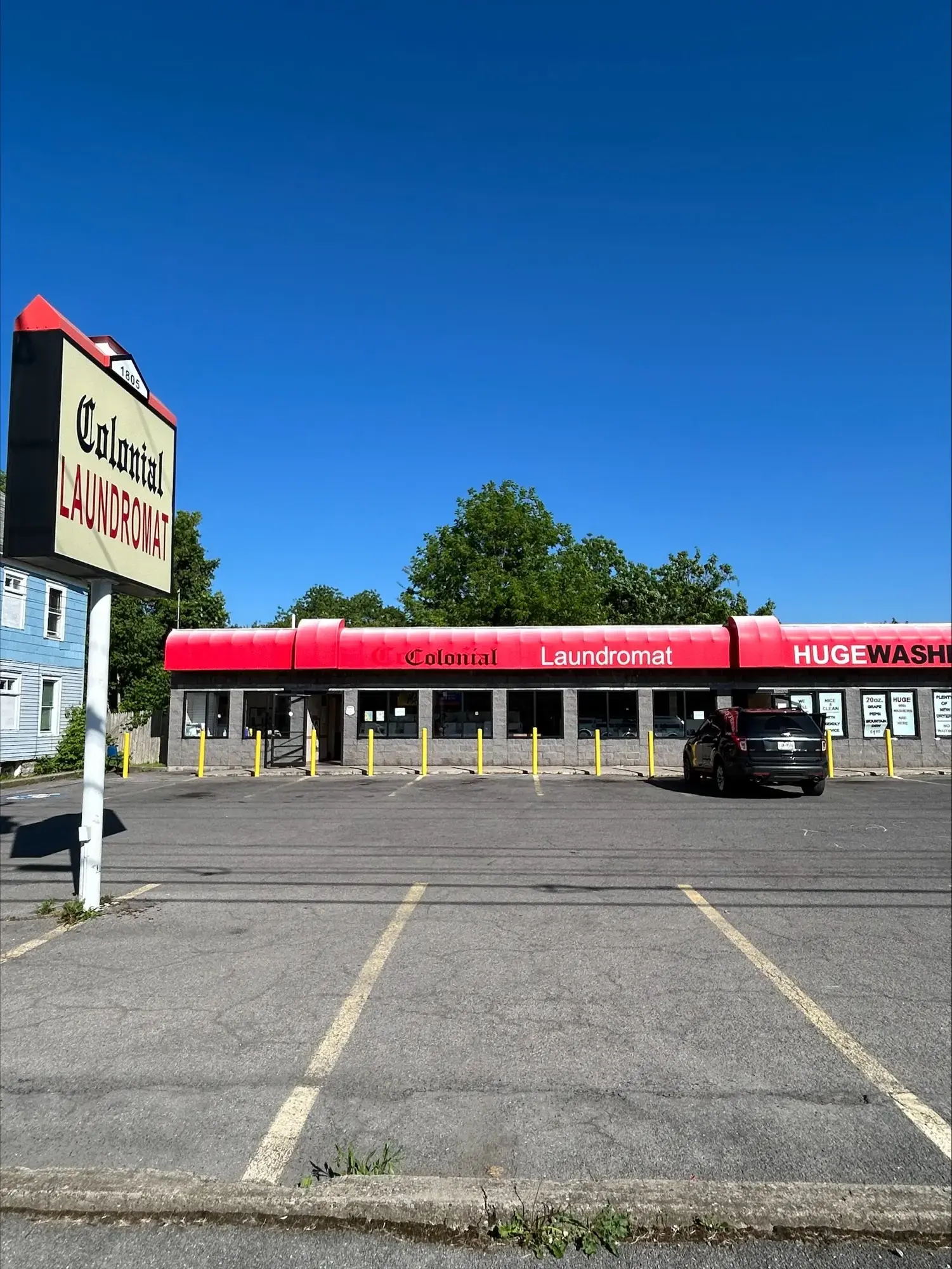 Colonial Laundromat thumbnail 8