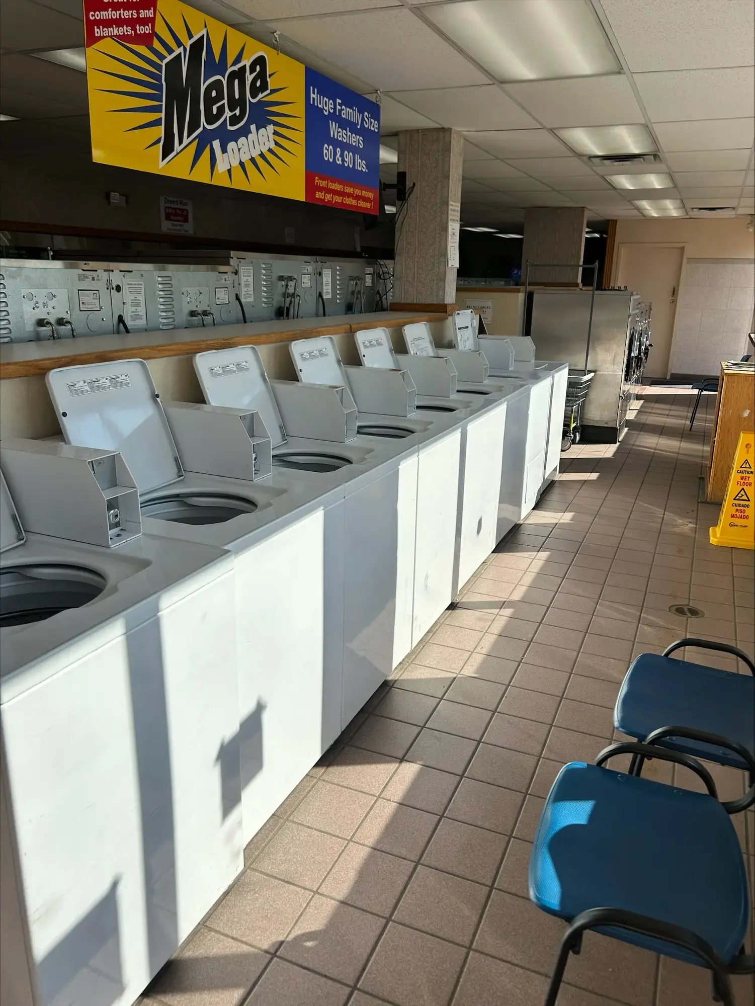 Colonial Laundromat thumbnail 4