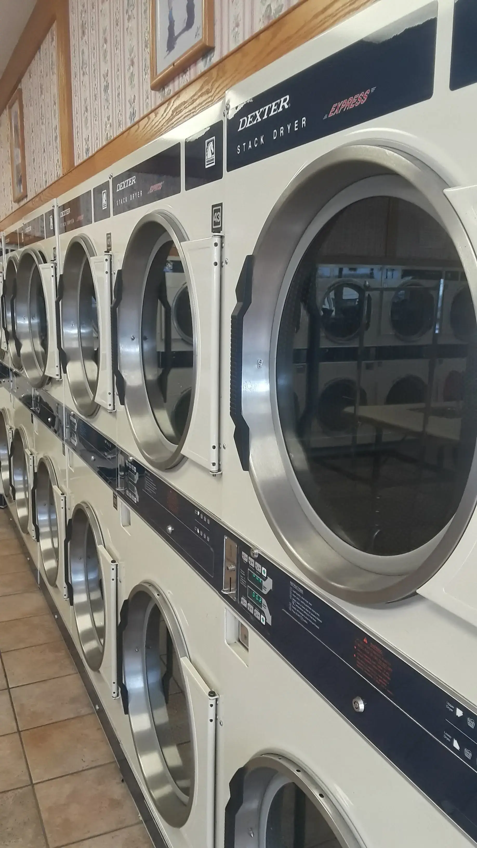 Colonial Laundromat - Image 20