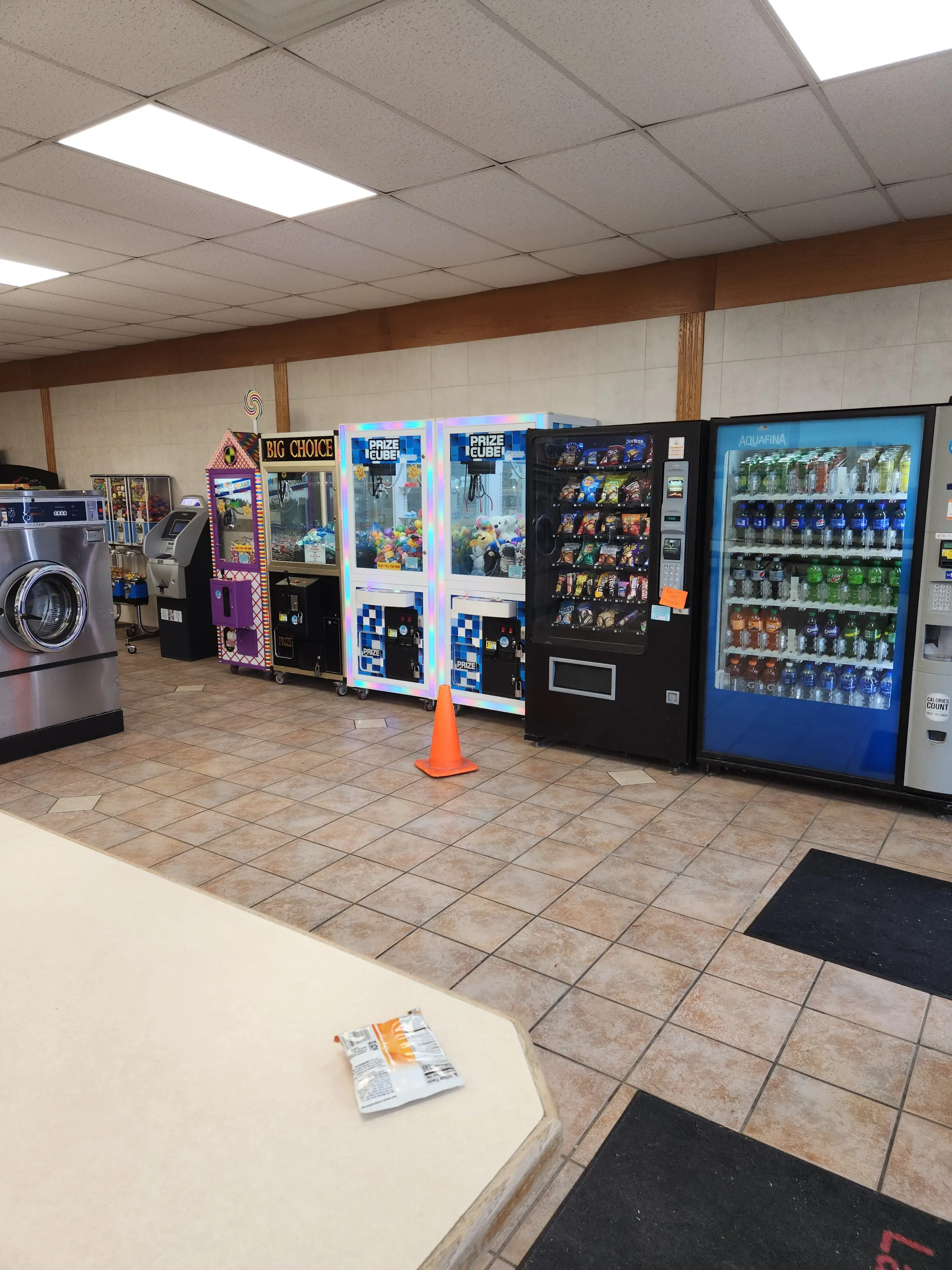 Colonial Laundromat - Image 1