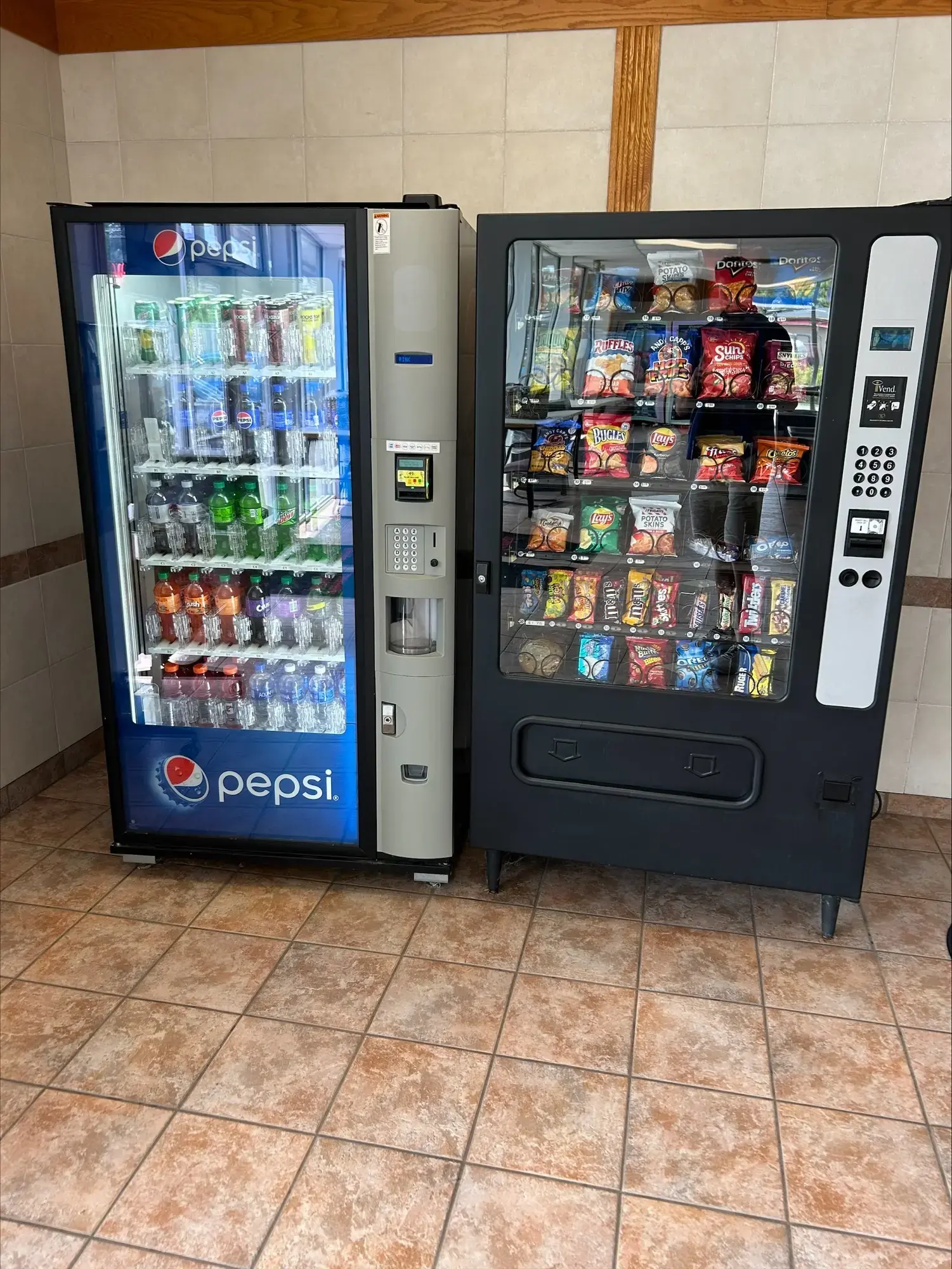 Colonial Laundromat thumbnail 4