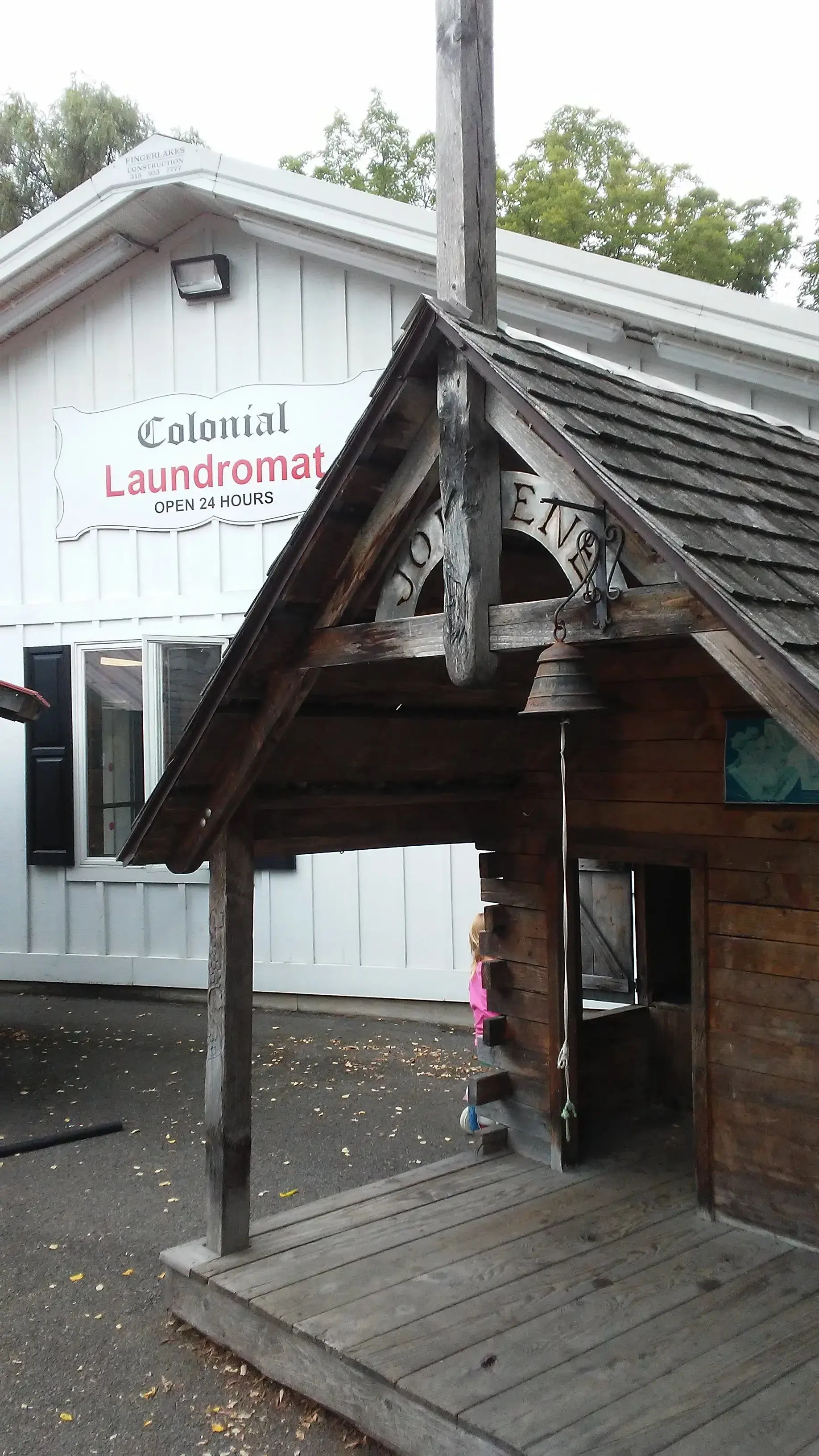 Colonial Laundromat - Image 10