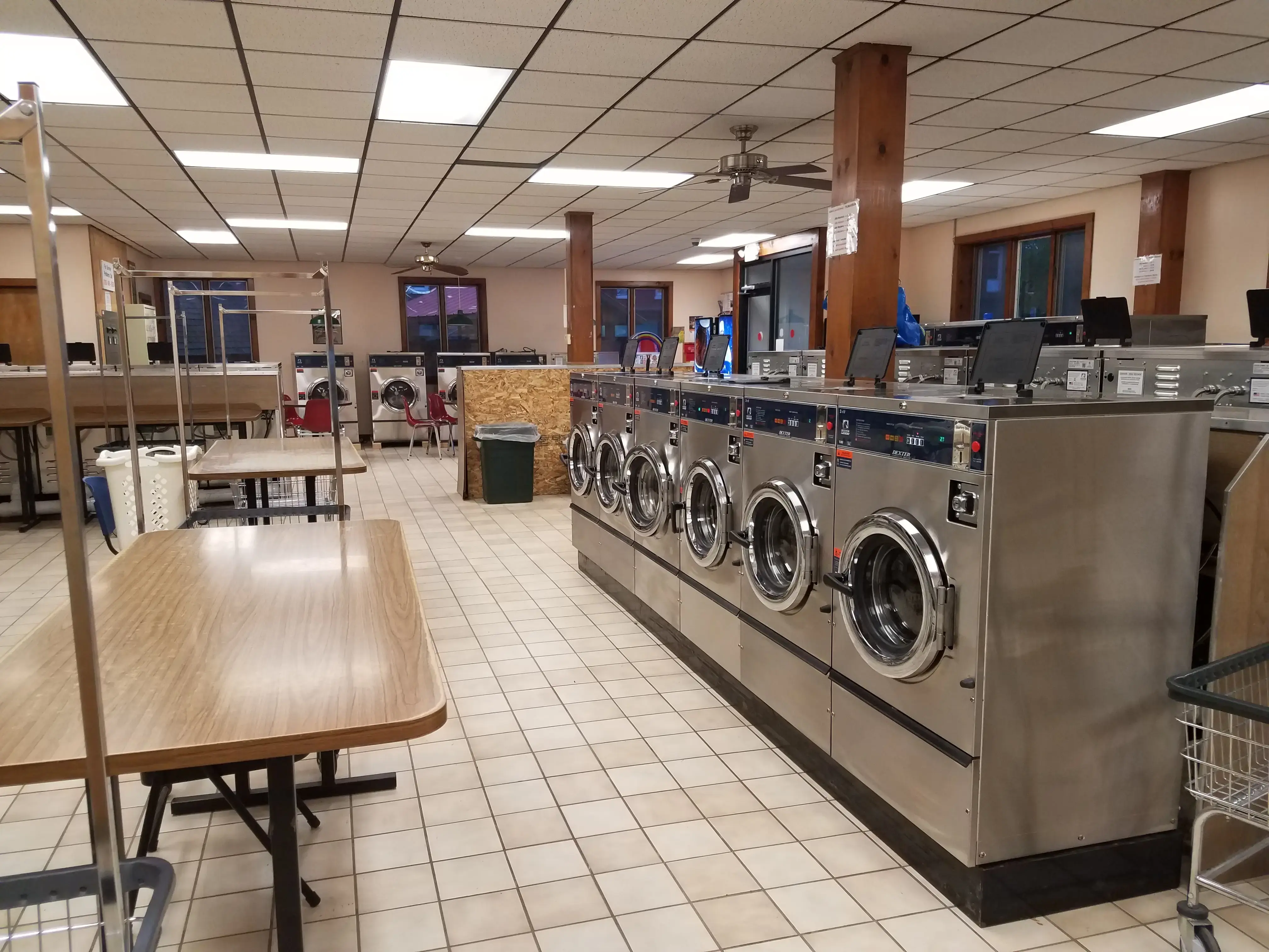 Colonial Laundromat - Image 9