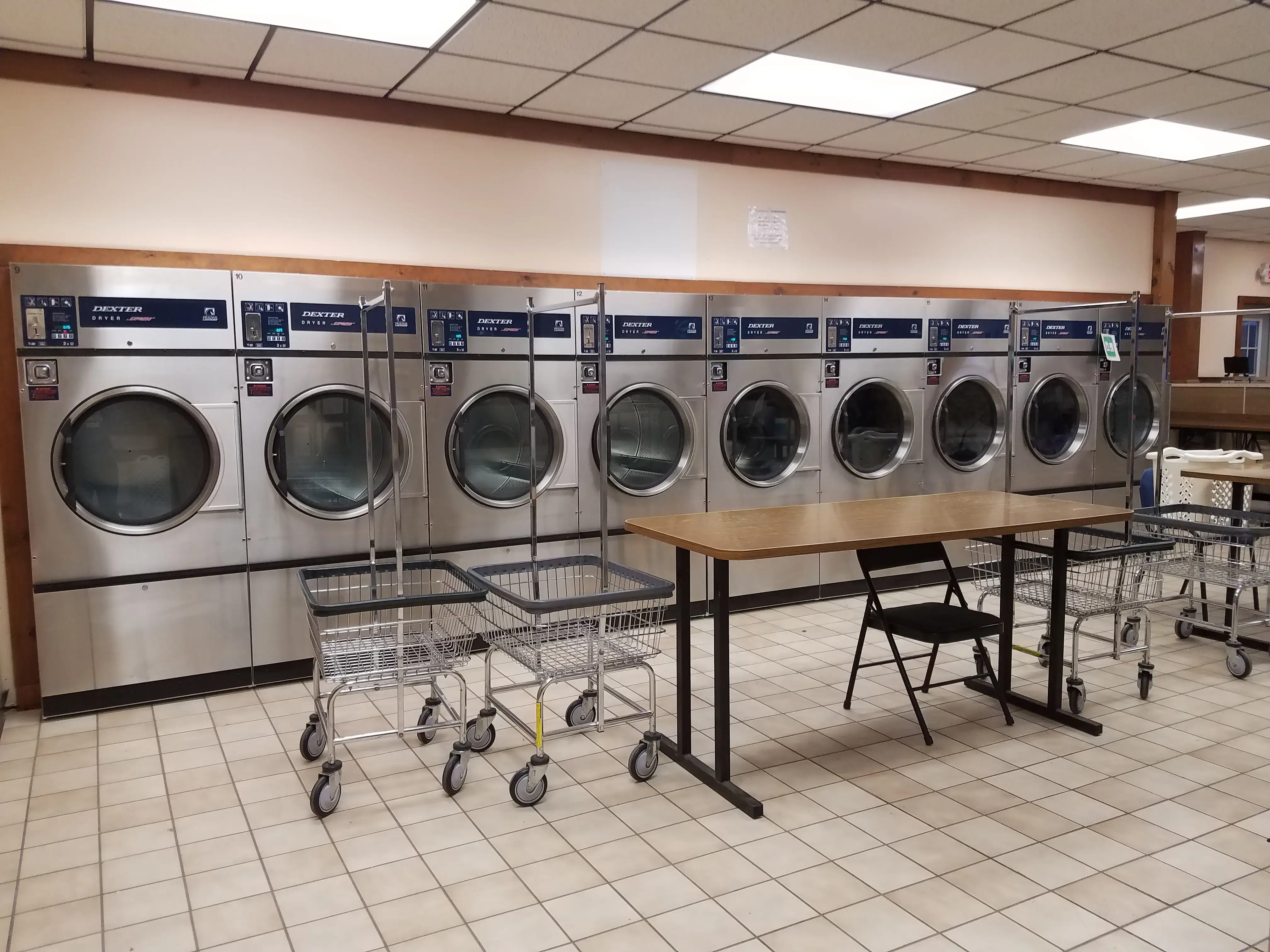 Colonial Laundromat thumbnail 8