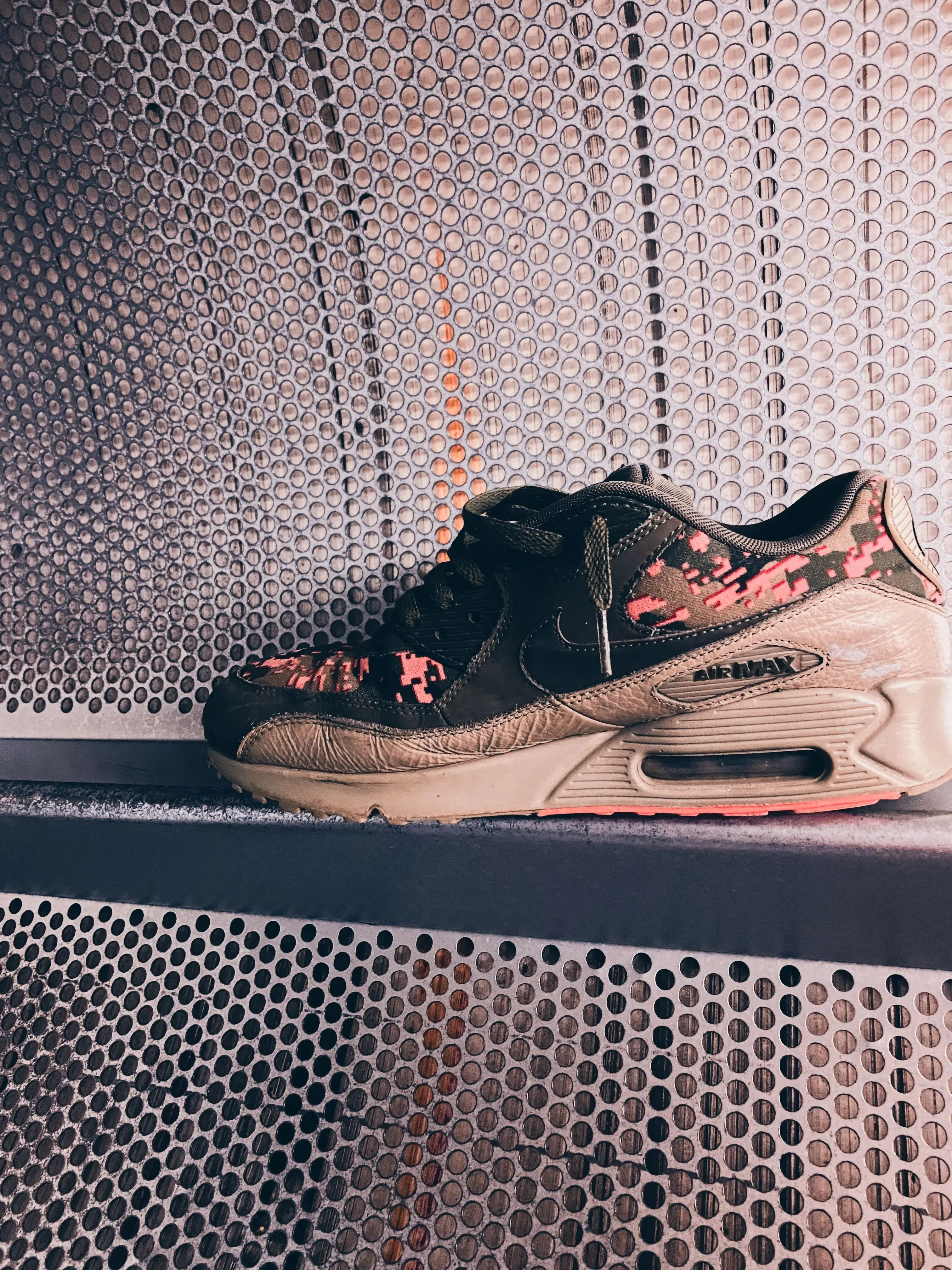 Colonial Laundromat thumbnail 12
