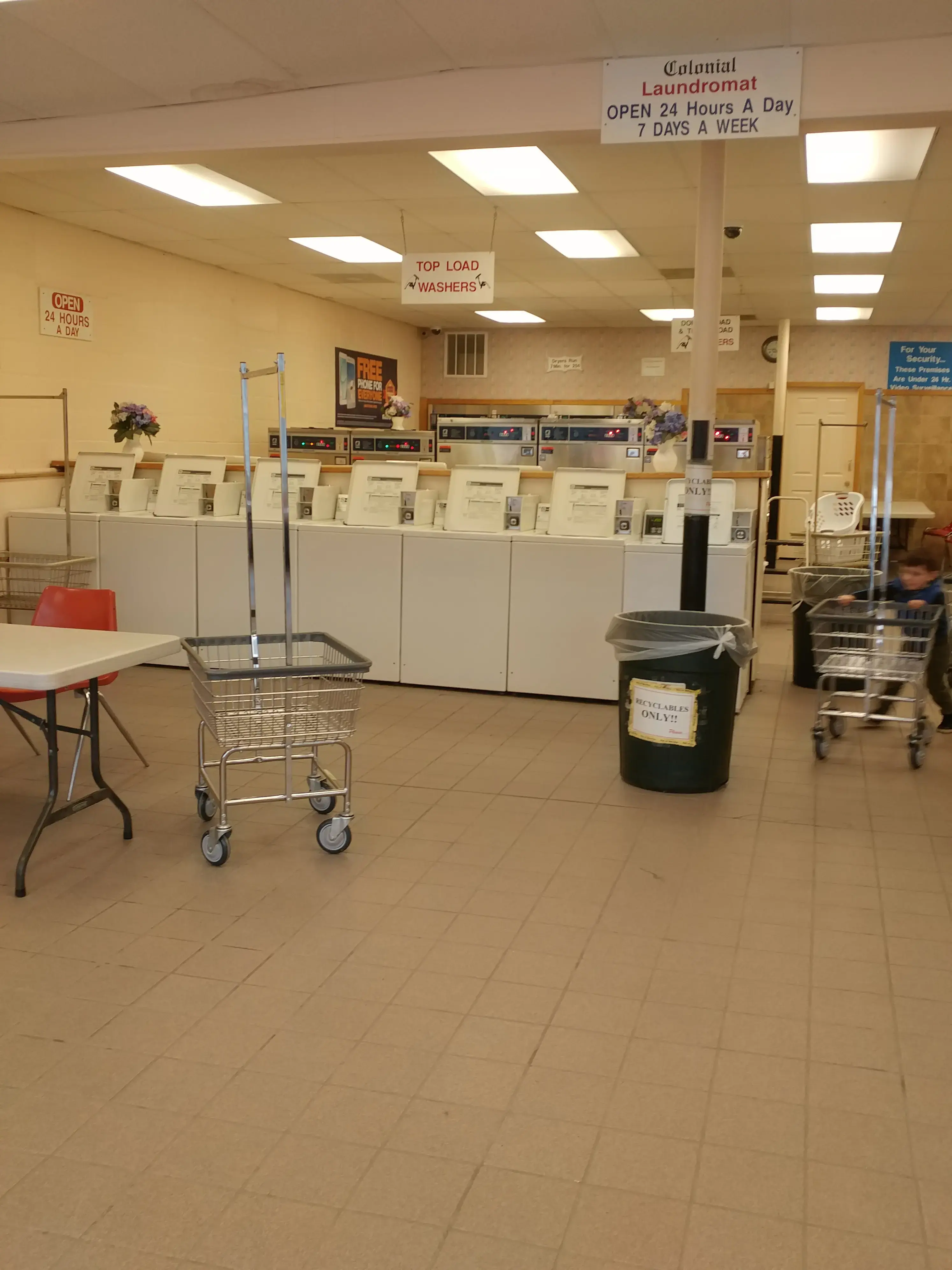 Colonial Laundromat thumbnail 8