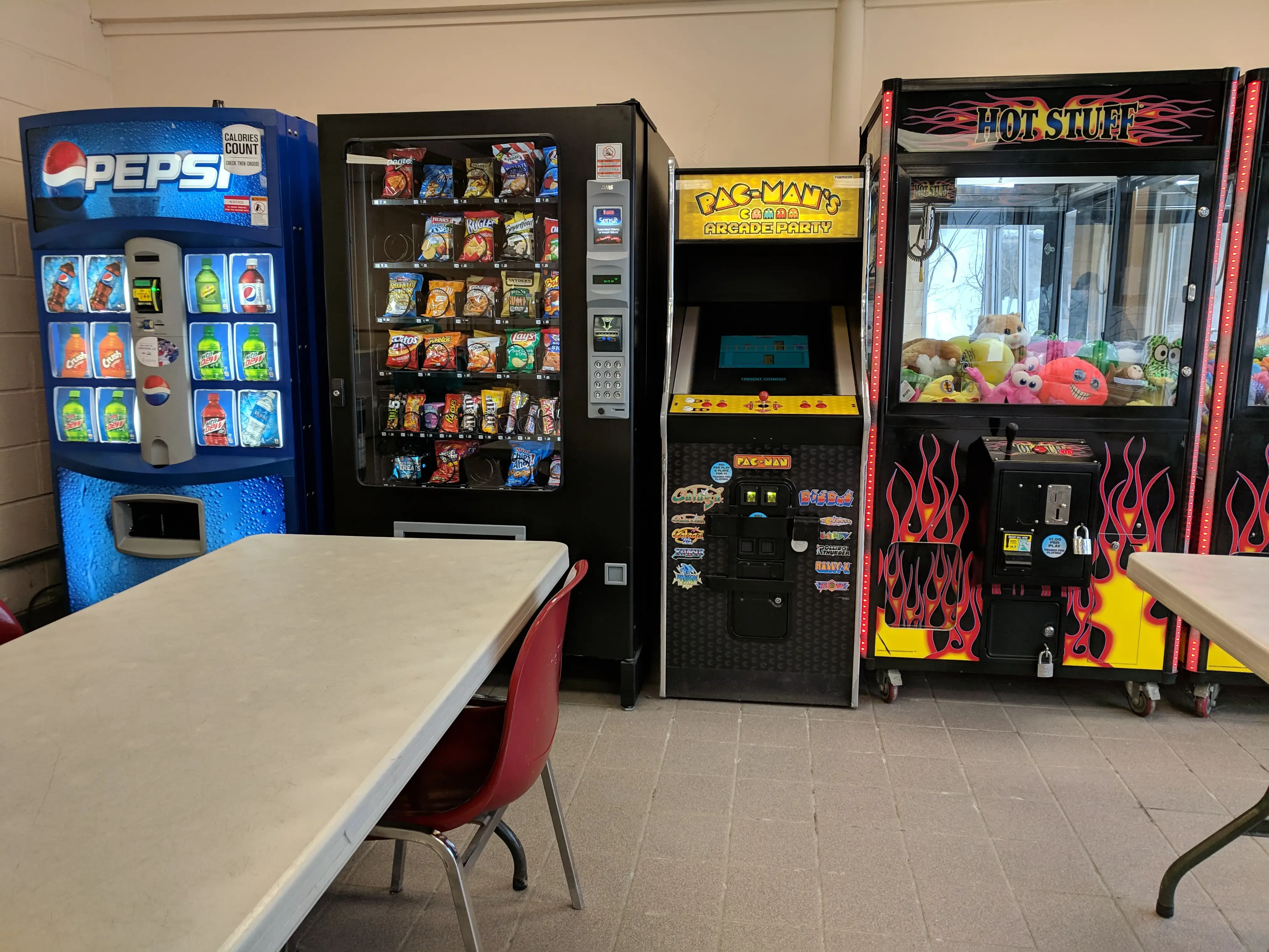 Colonial Laundromat - Image 19