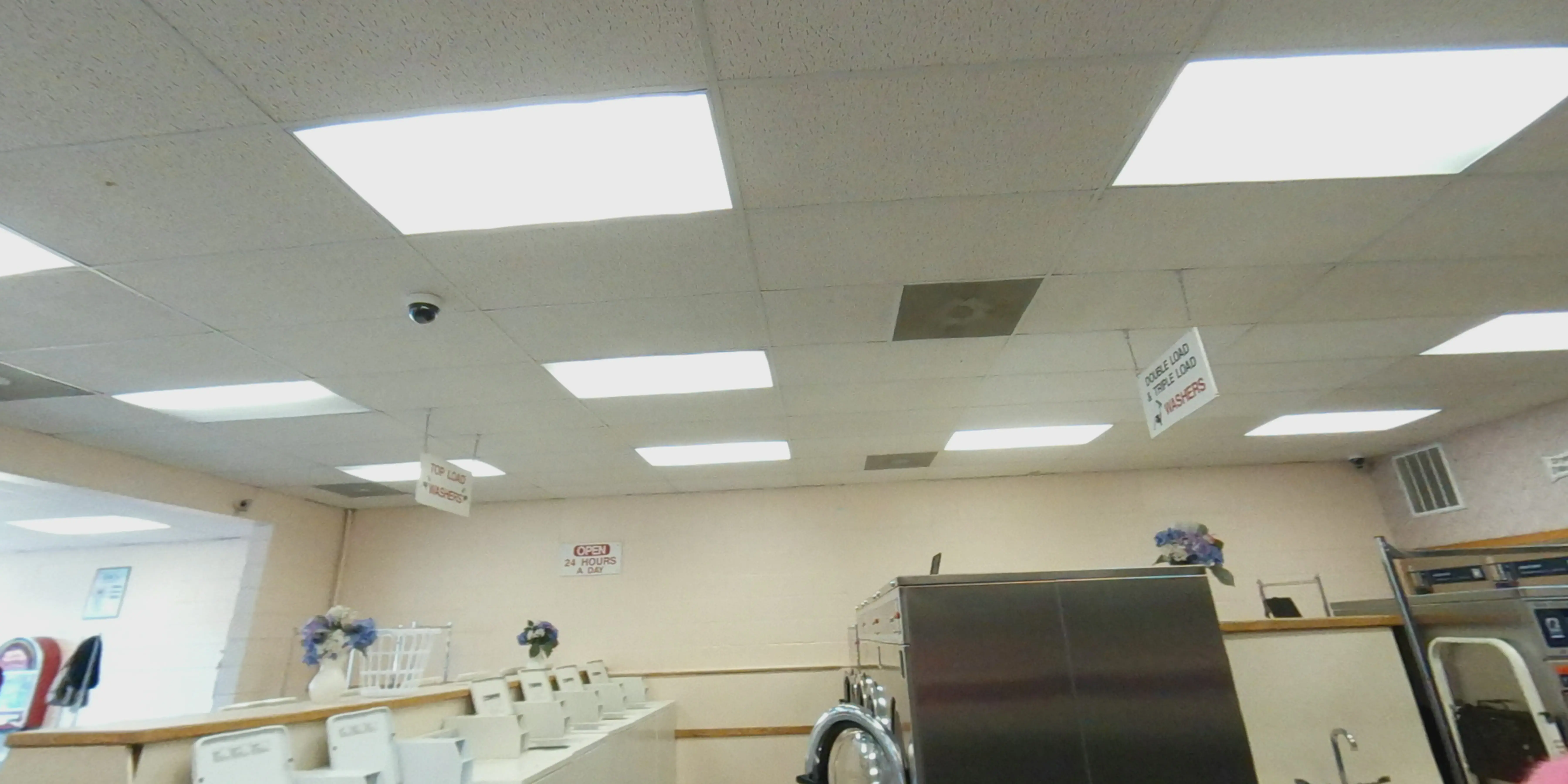 Colonial Laundromat thumbnail 9