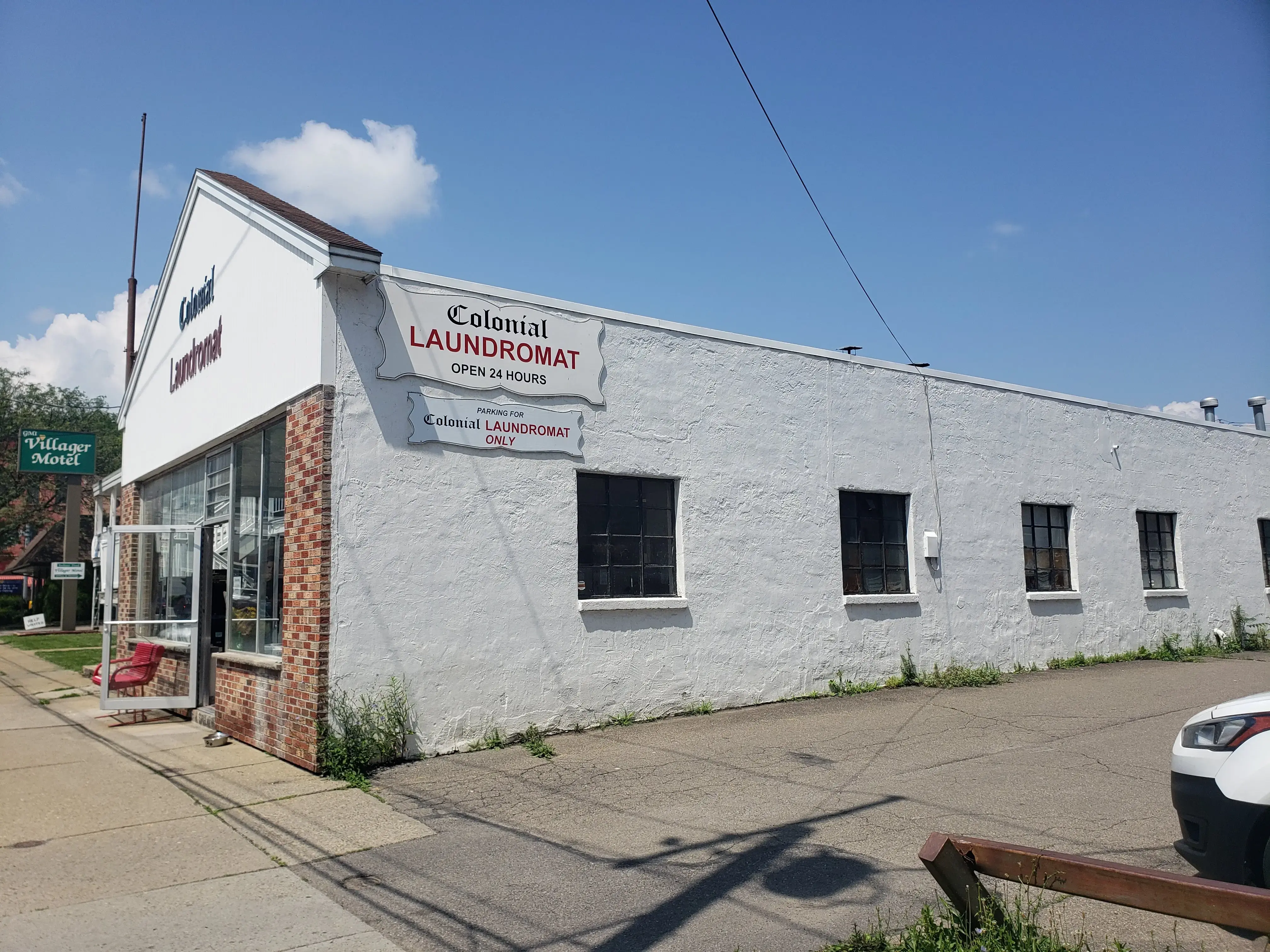 Colonial Laundromat thumbnail 3