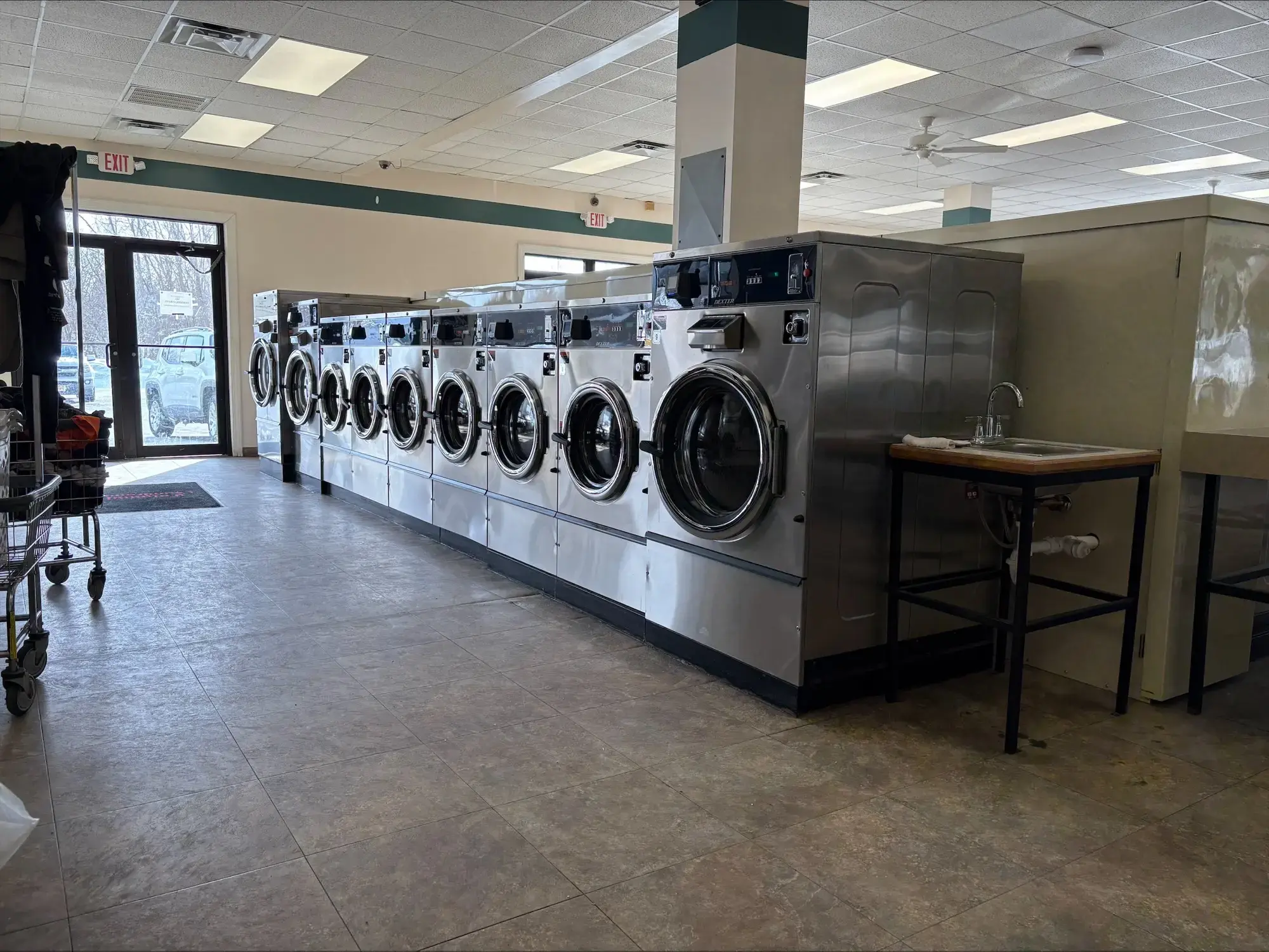 Colonial Laundromat - Image 7
