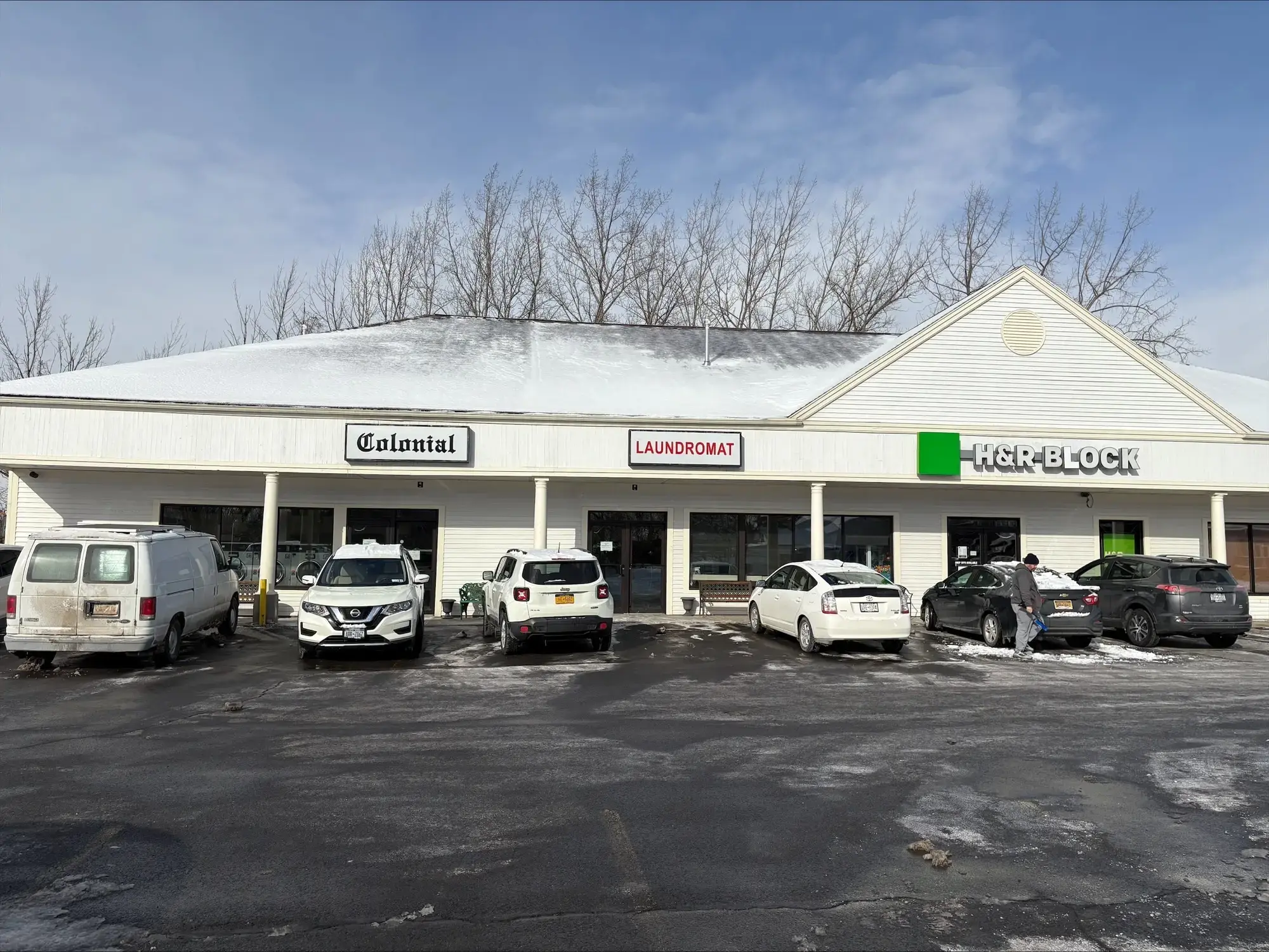 Colonial Laundromat - Image 5