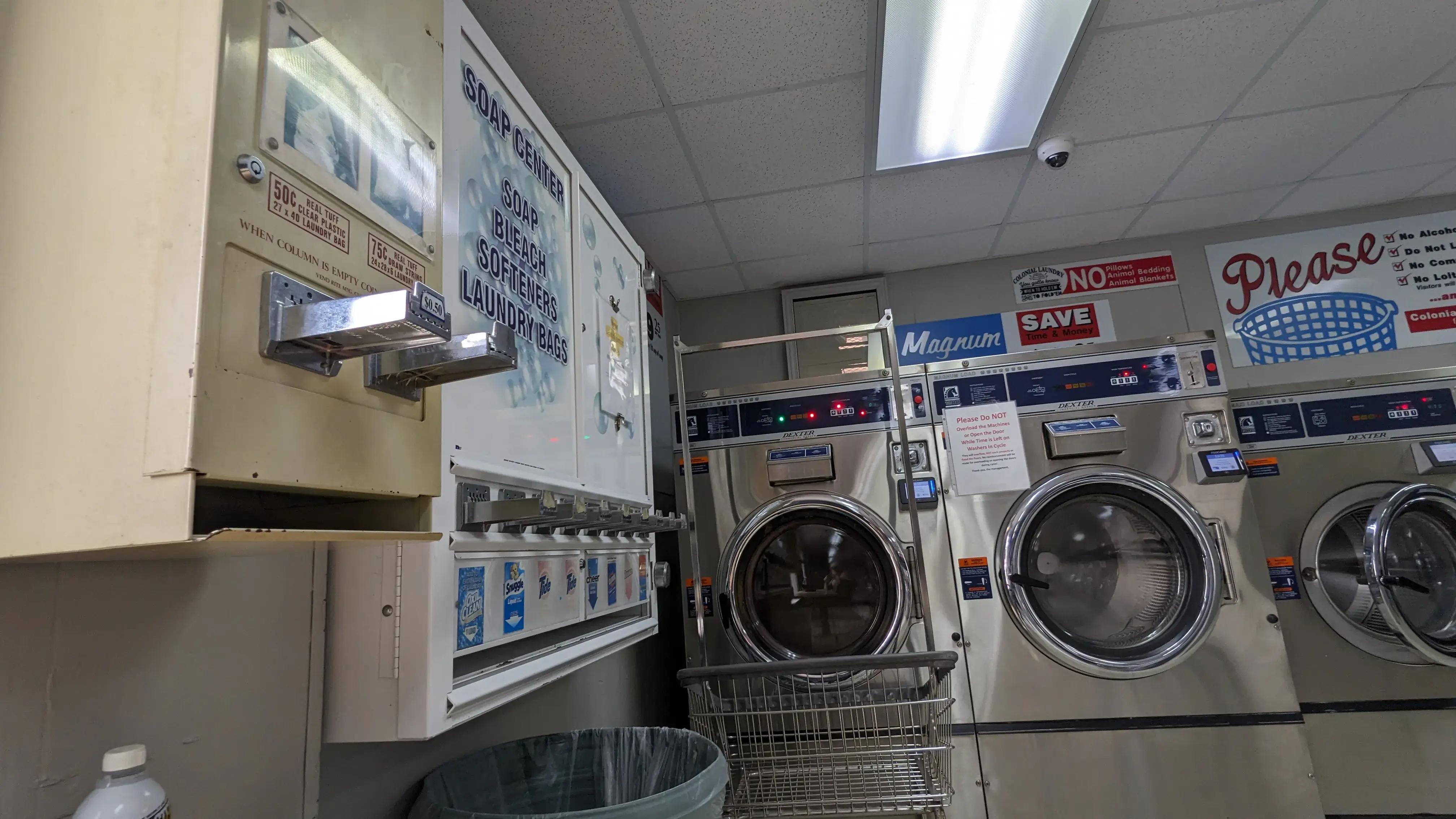 Colonial Laundromat location