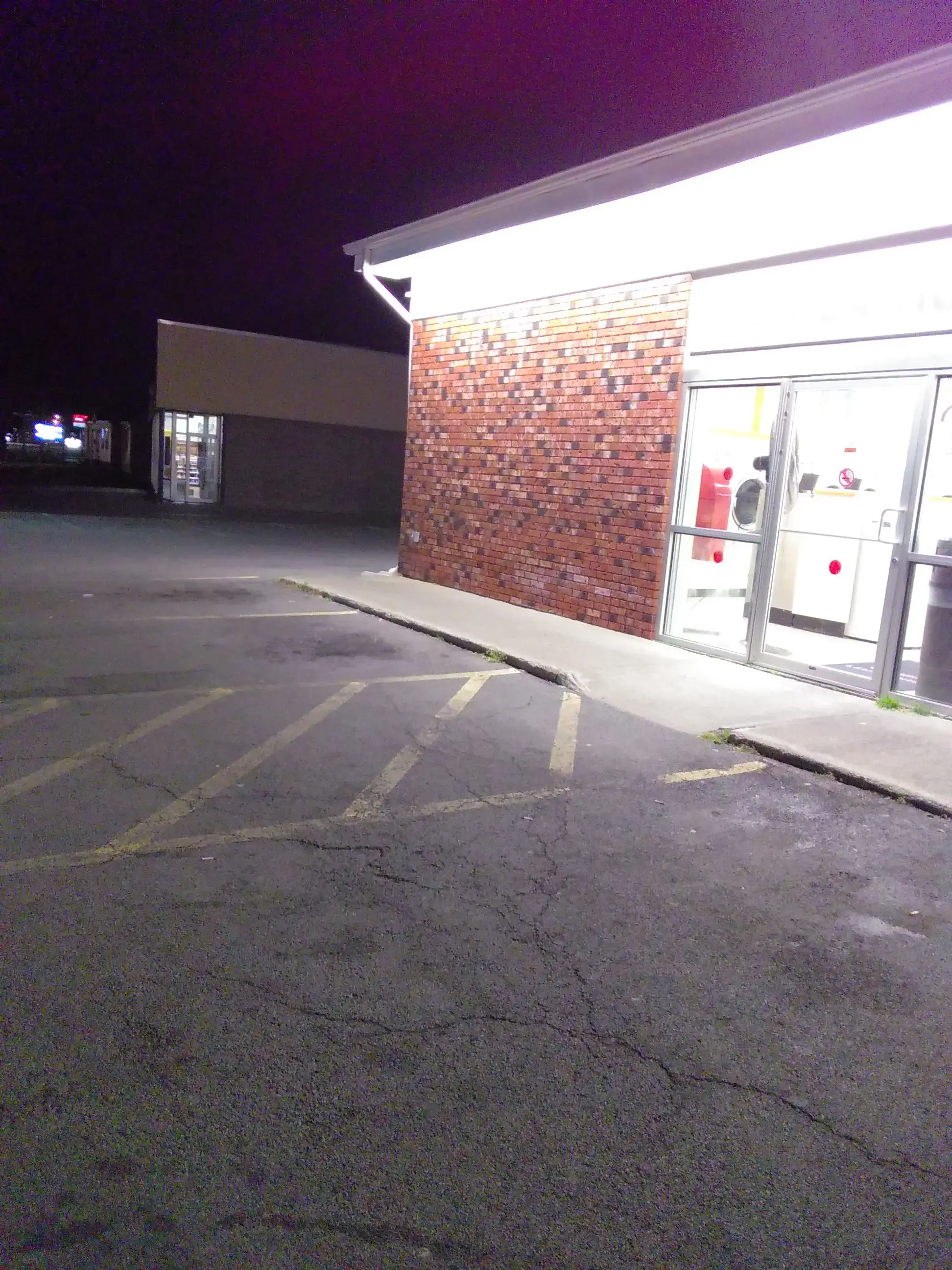 Colonial Laundromats - Image 9