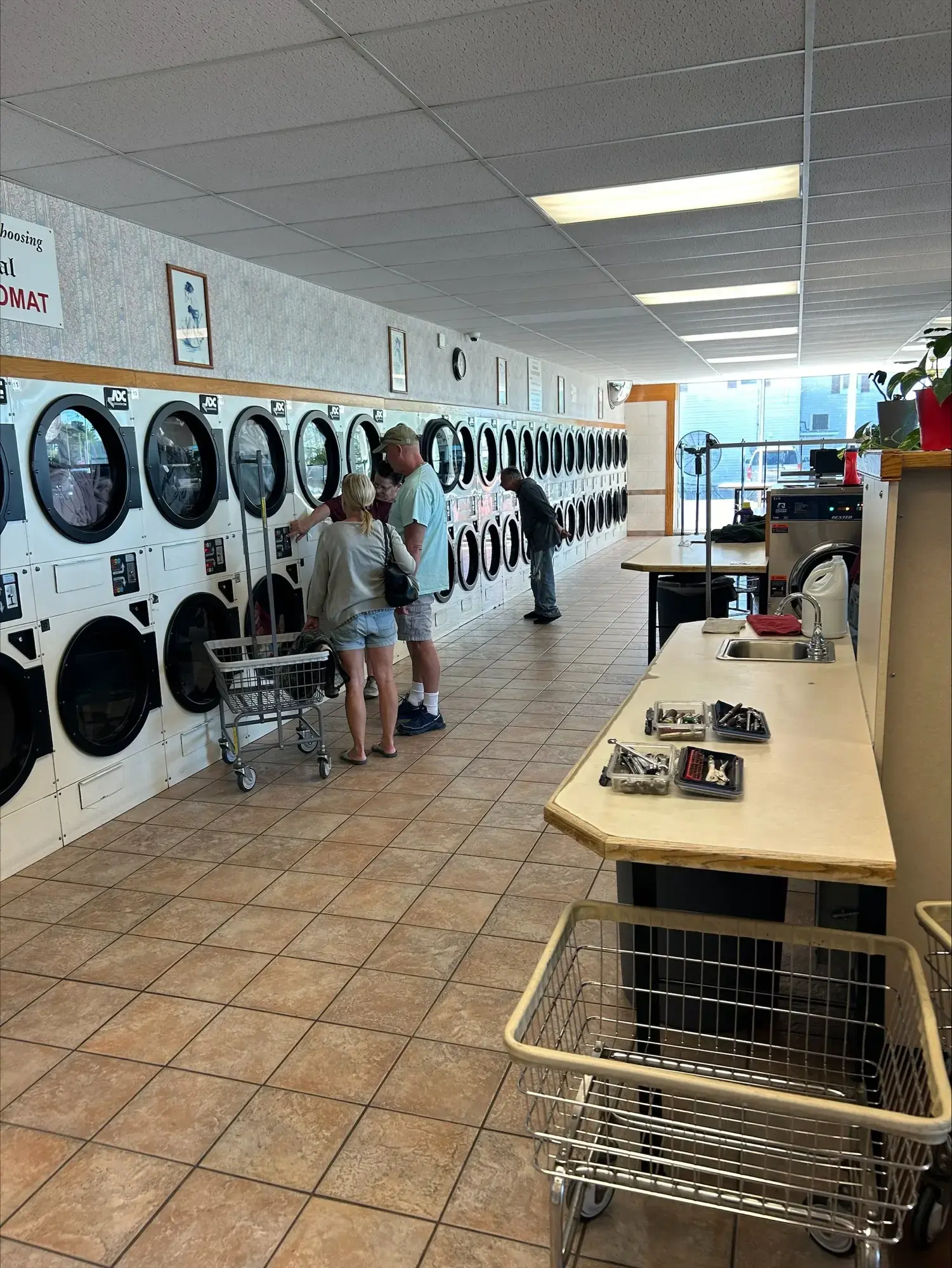 Colonial Laundromats - Image 5