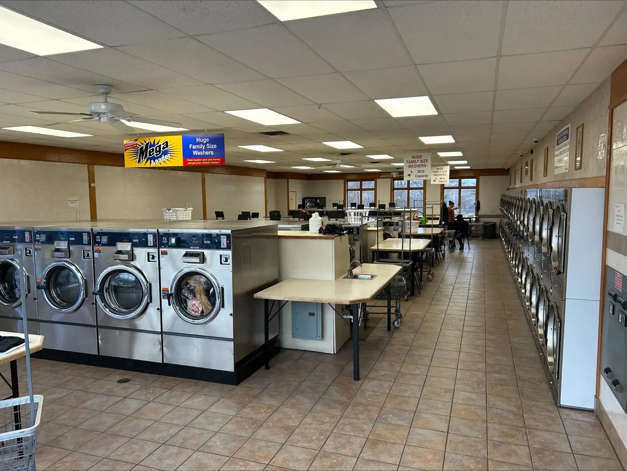 Colonial Laundromats location