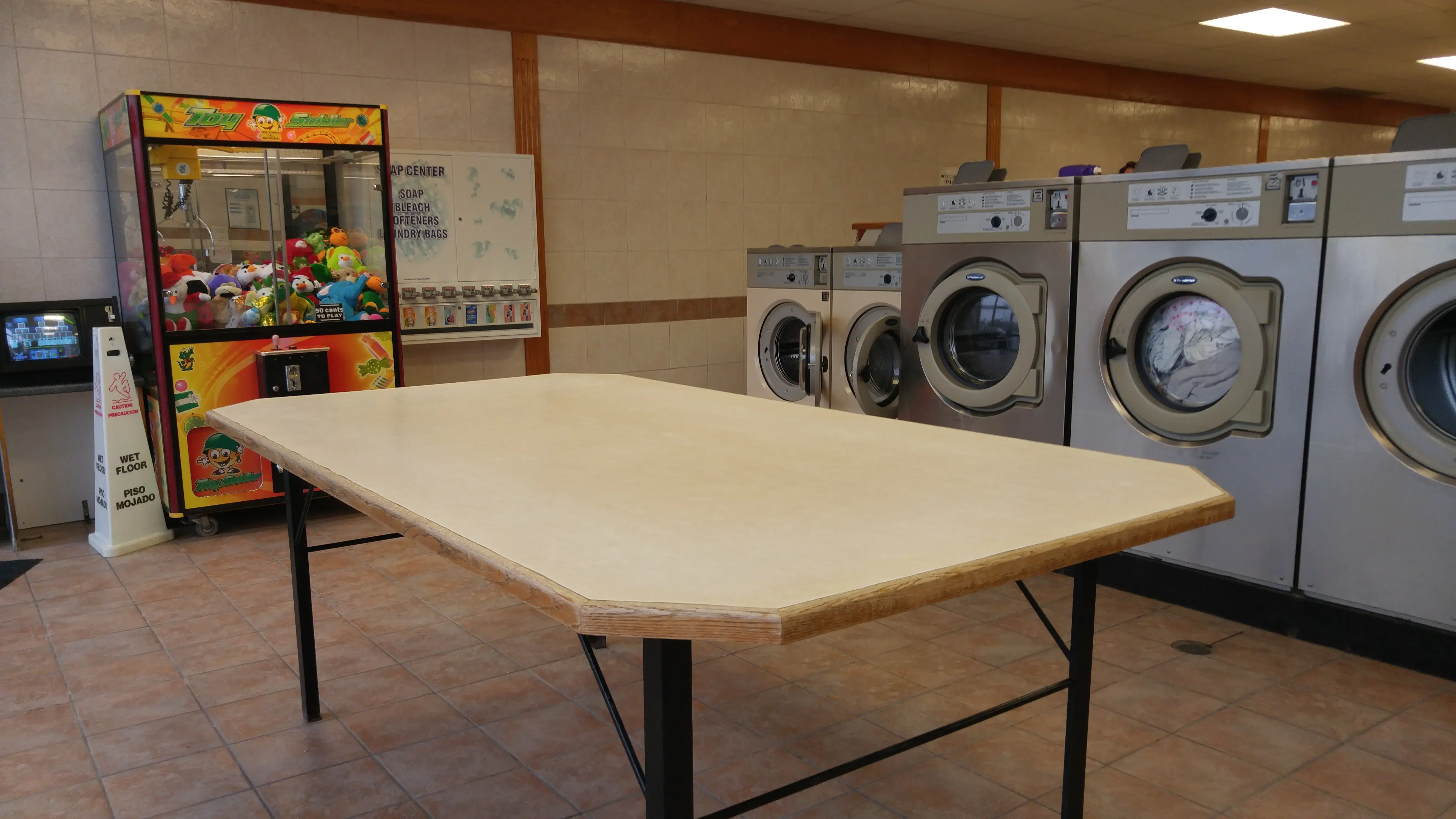 Colonial Laundromats - Image 12