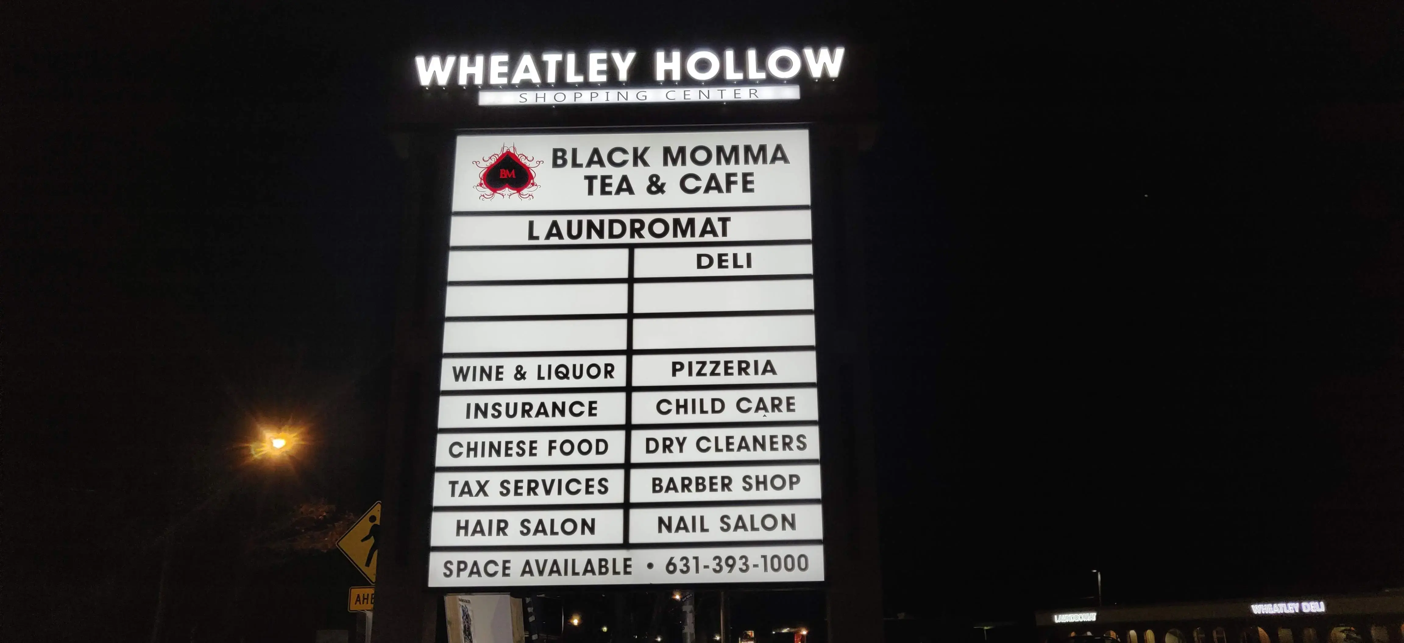 Colonial Springs Laundromat - Image 13