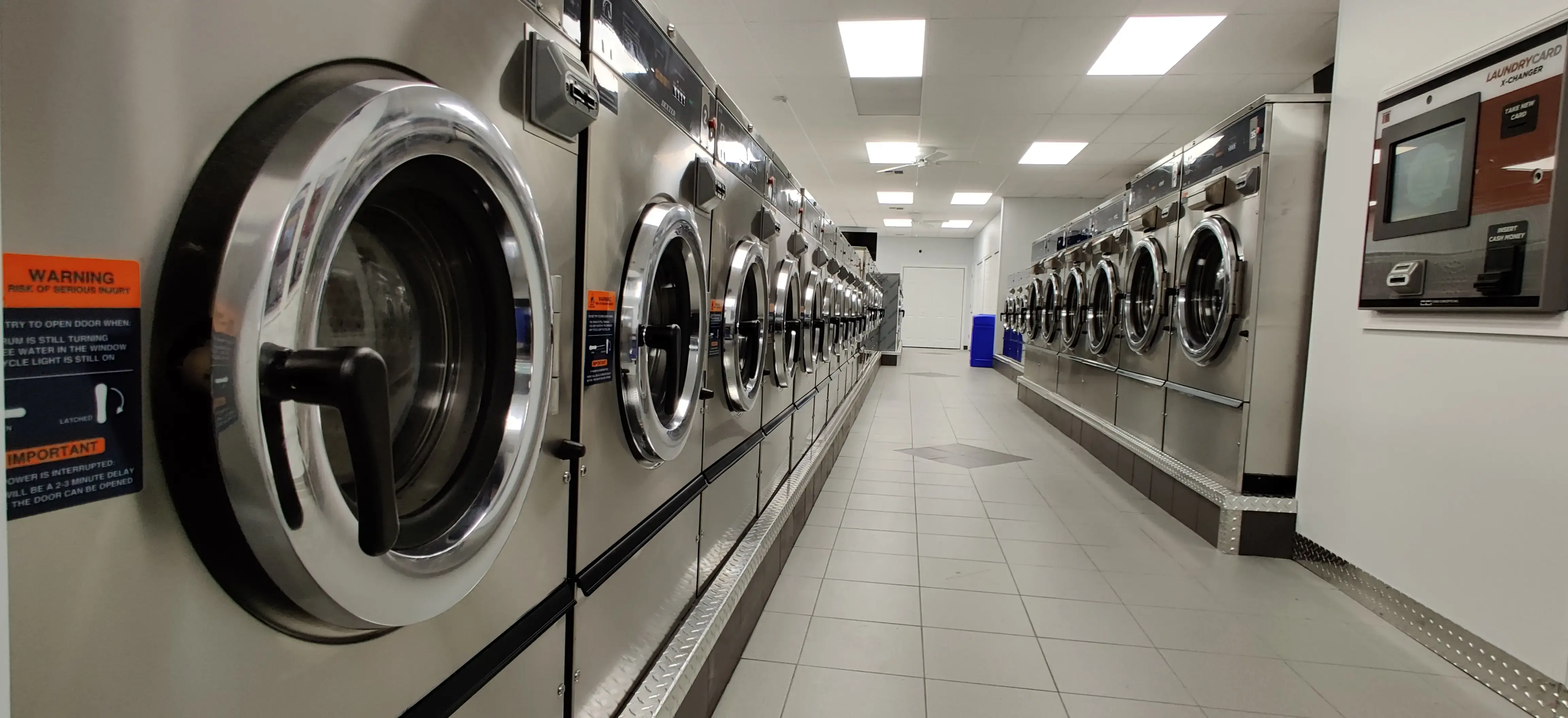 Colonial Springs Laundromat - Image 2